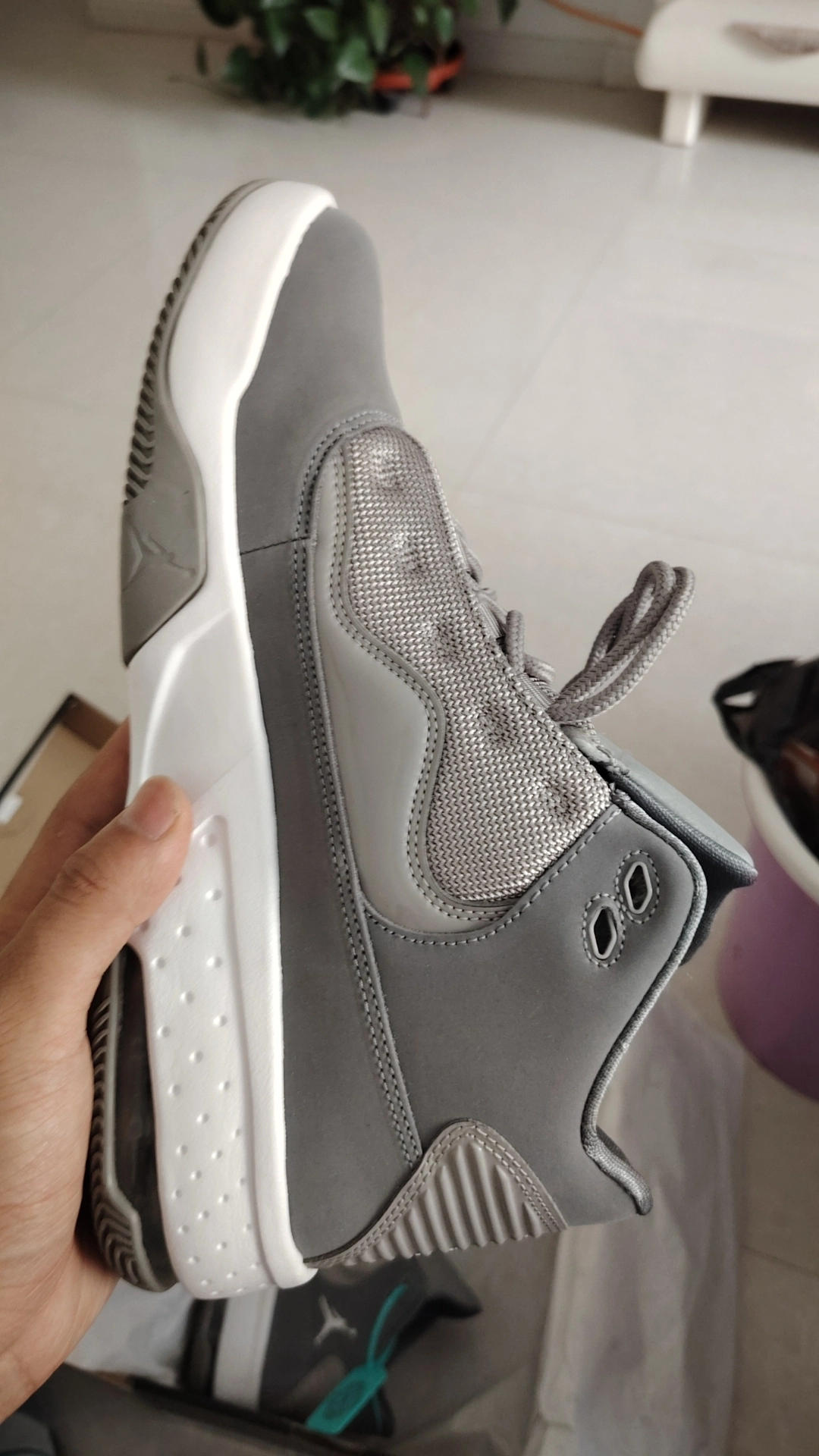 custom review-Jordan Max Aura 2 Амортизаторы Шок Резистентность к Сцеплению Резистентность к Износу MID Топ Винтажные баскетбольные кроссовки Мужской Серый Белый