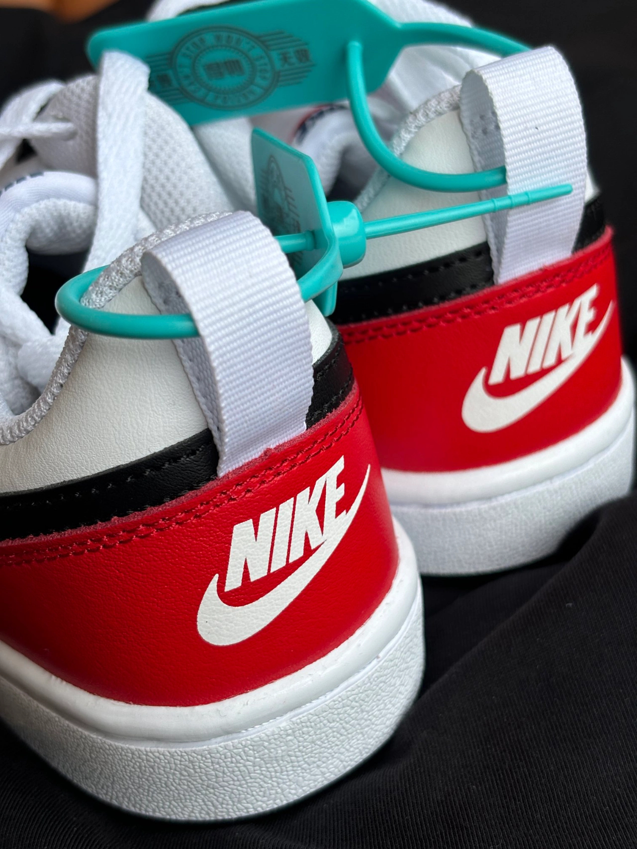 0205nike court borough low 2 黑曜石板鞋,白蓝红配色,网