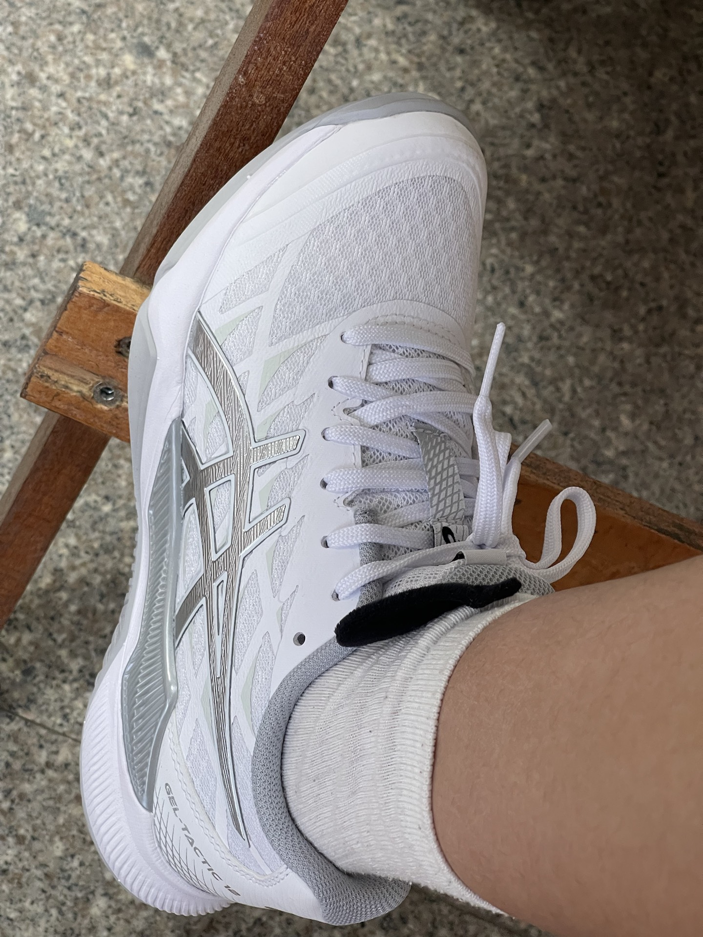 custom review-ASICS Гель Tactic 12 ASICSGEL Tactic 12 Дышащий Низкий Топ Кроссовки для тренировок Женские Белые Серебряные