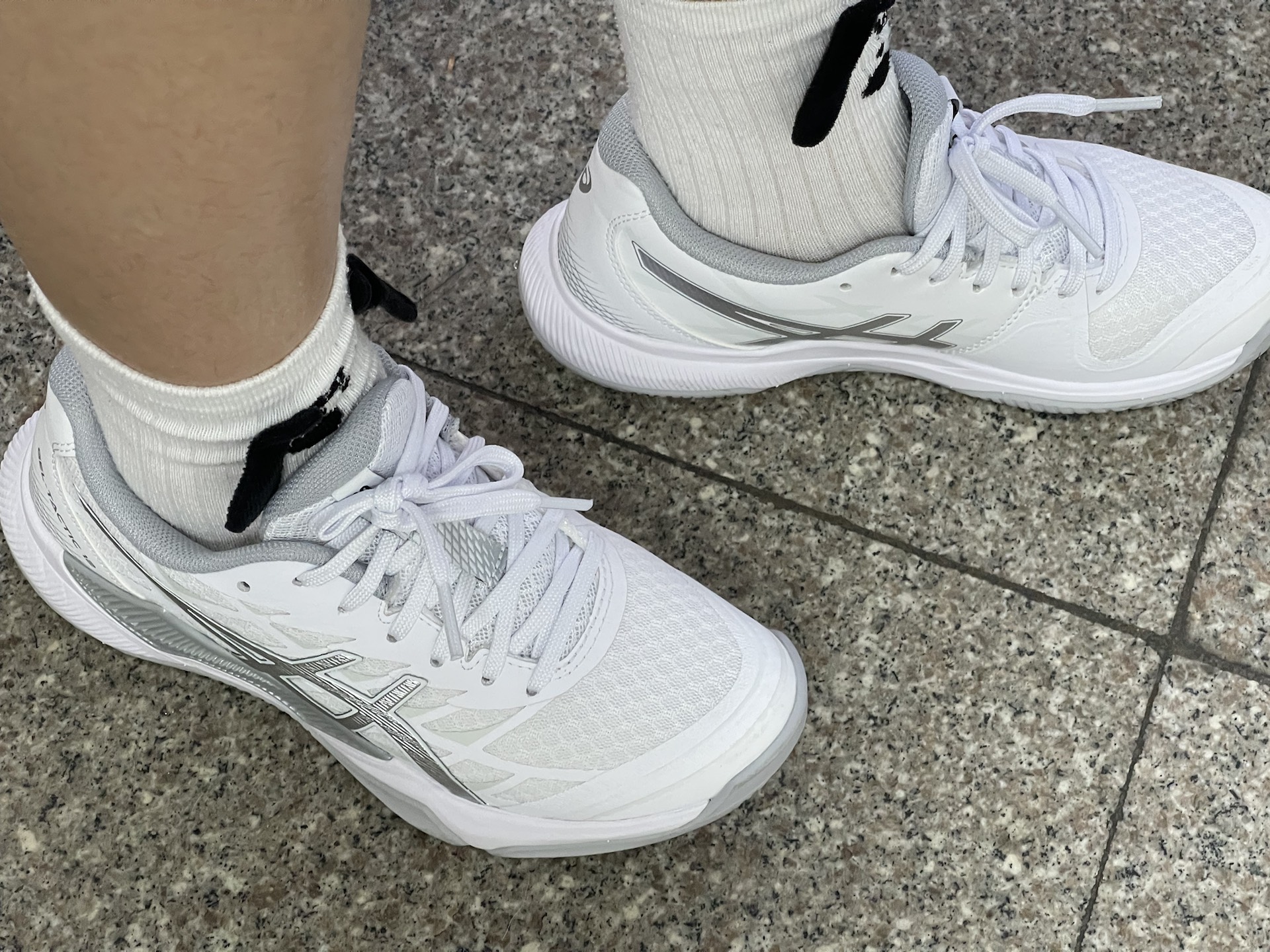 custom review-ASICS Гель Tactic 12 ASICSGEL Tactic 12 Дышащий Низкий Топ Кроссовки для тренировок Женские Белые Серебряные