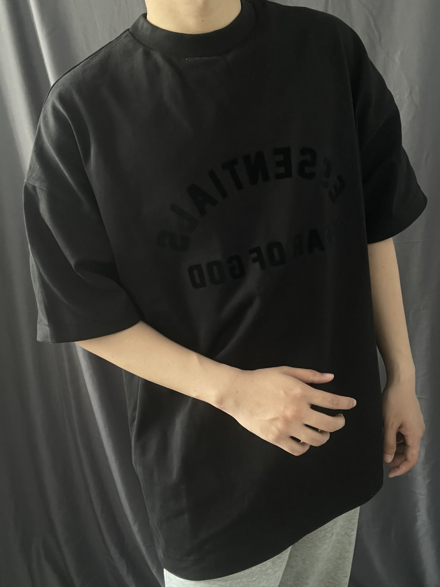 essentials 黑色款短袖