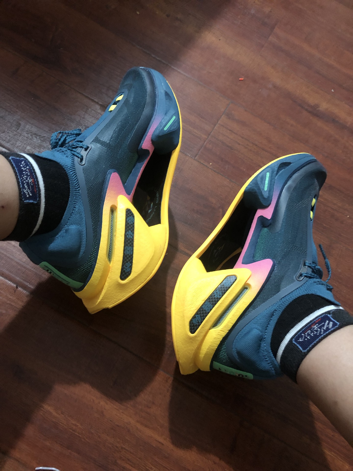 custom review-LiNing Shadow 3.0 Cushioning Anti-Slip And Wear-Resistant Low-Top Casual Running Shoes Unisex Green