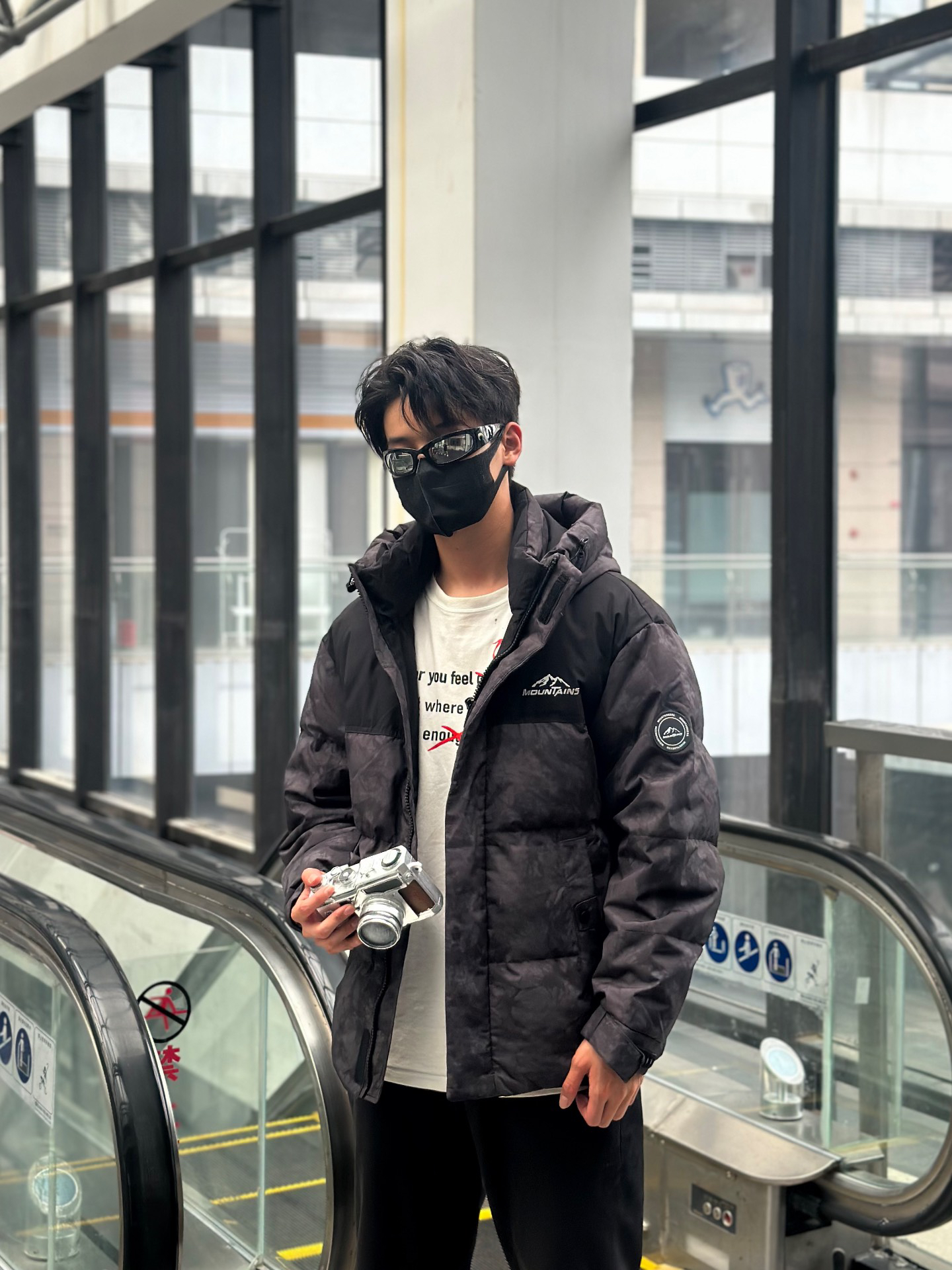 又帅又厚的羽绒服