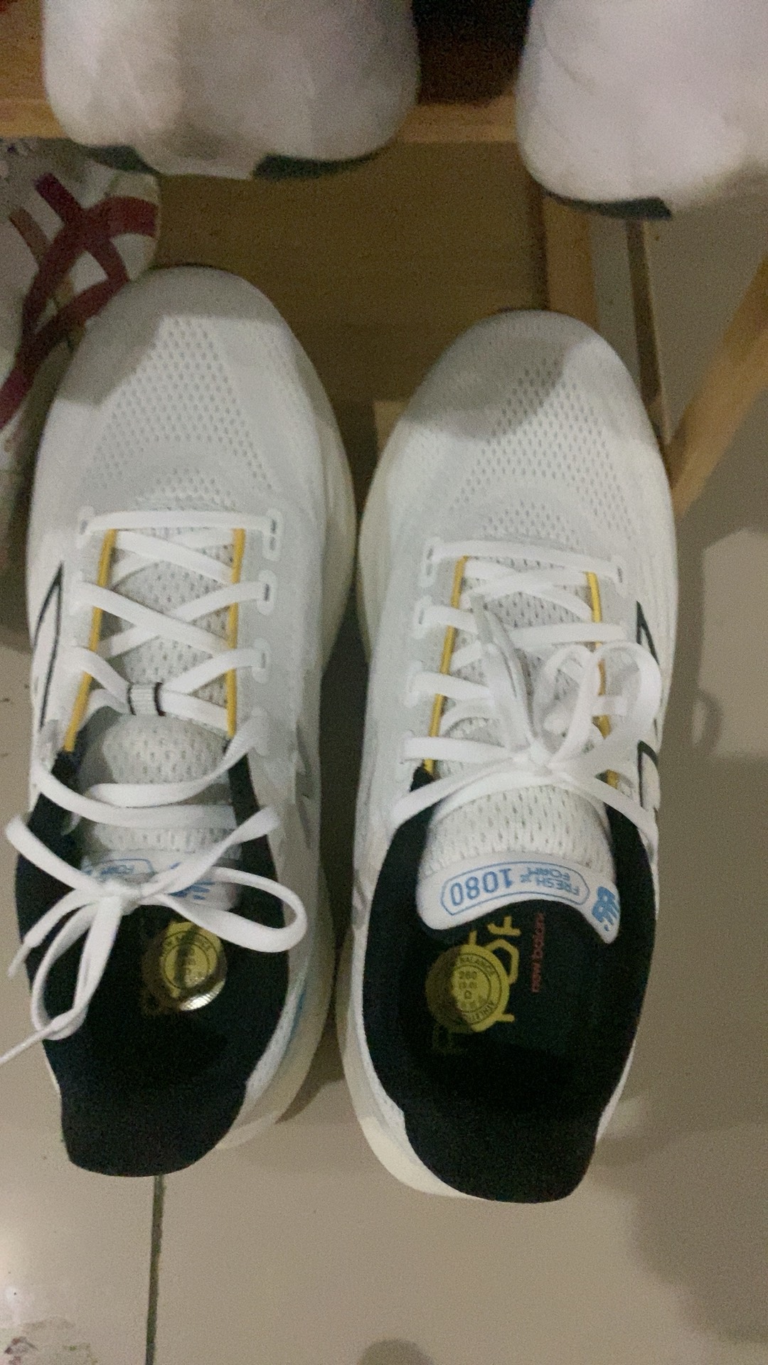 custom review-New Balance совместный бренд 1080 v13 Амортизация Устойчивость к истиранию Дышащий Низкий верх Беговые кроссовки Мужские Белый Черный