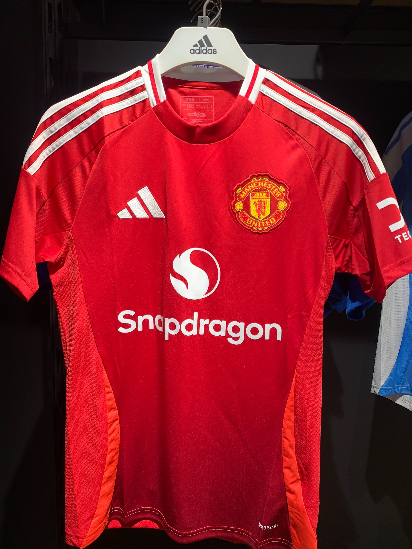 曼联 新赛季俱乐部主场球衣 ❓❓❓