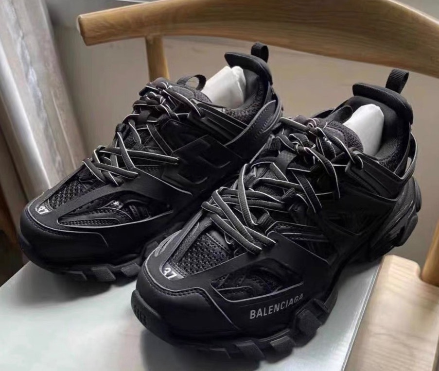 超好看的黑色老爹鞋balenciaga track!