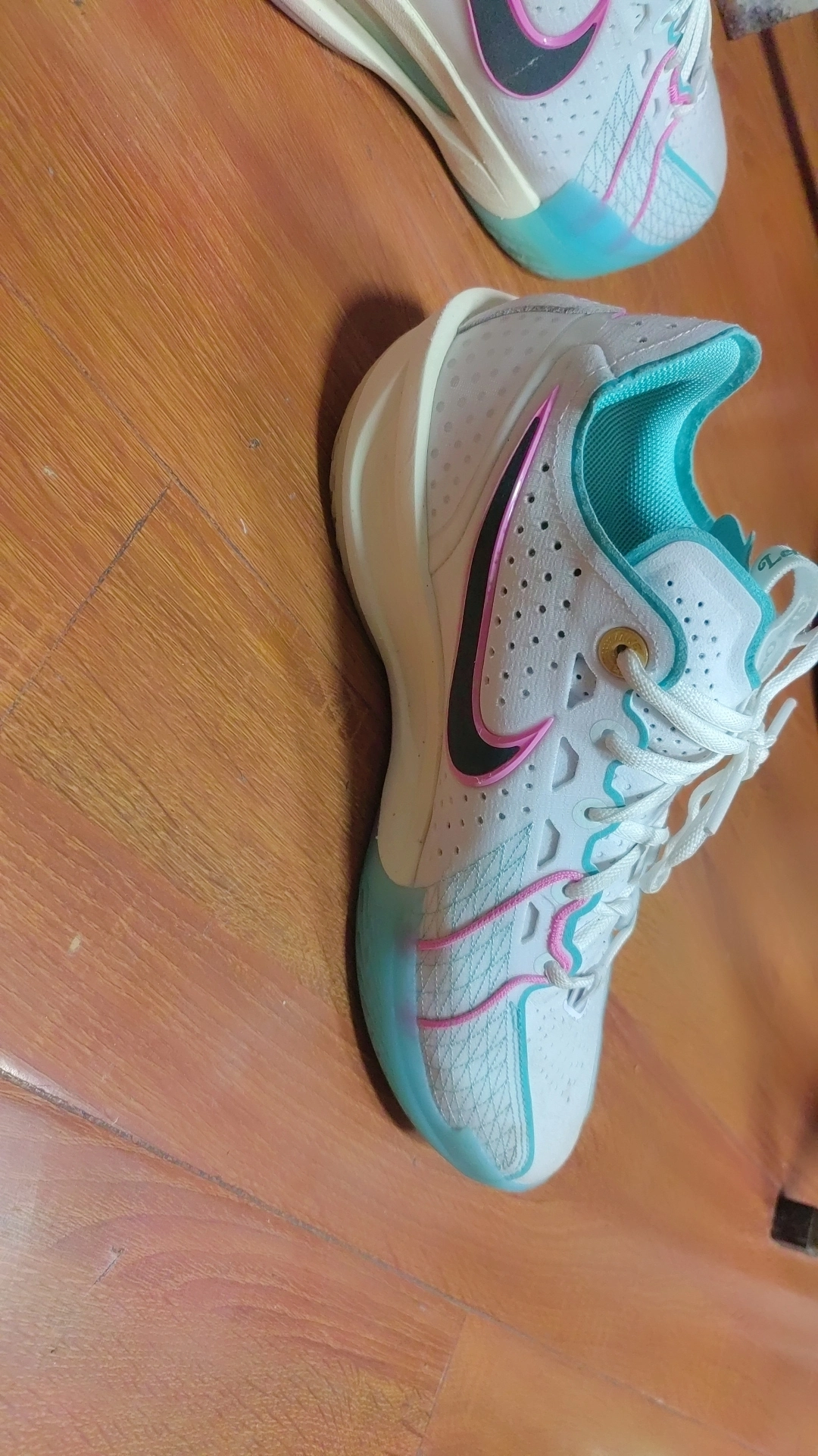 custom review-Nike Air Zoom GT Cut 3 EP 'White Pink Teal'