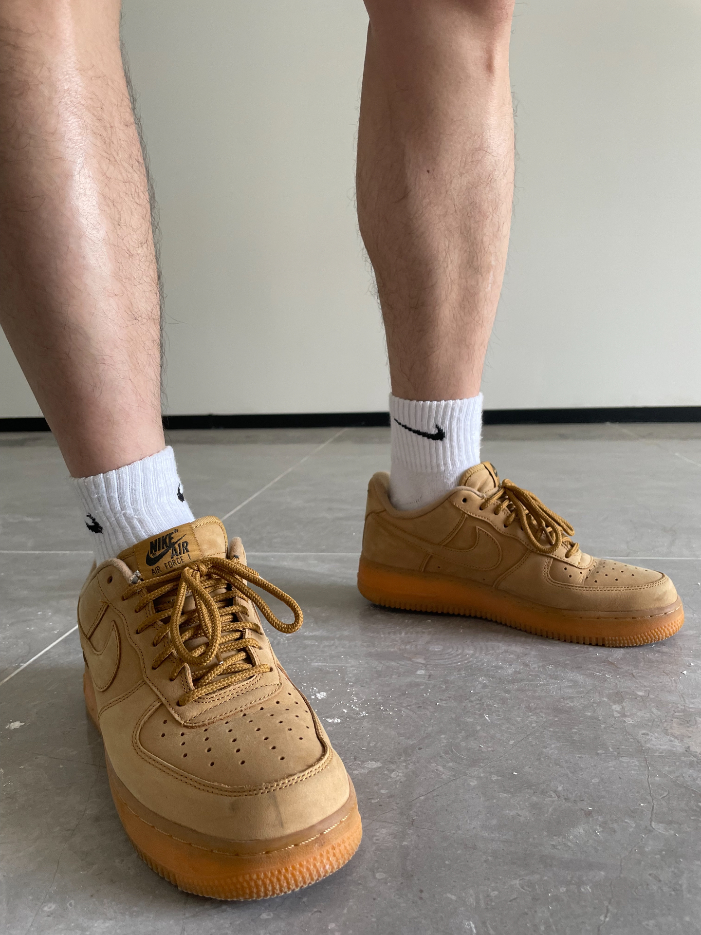夏天的nike小麦色空军一号