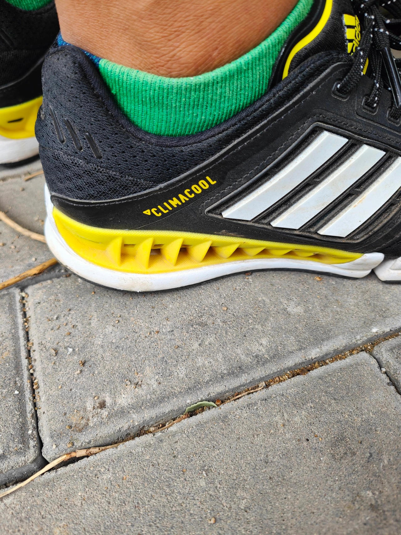 custom review-Adidas CC Revolution Амортизация Устойчивый к истиранию Дышащий Низкий Топ Беговые кроссовки Мужские Черный Белый