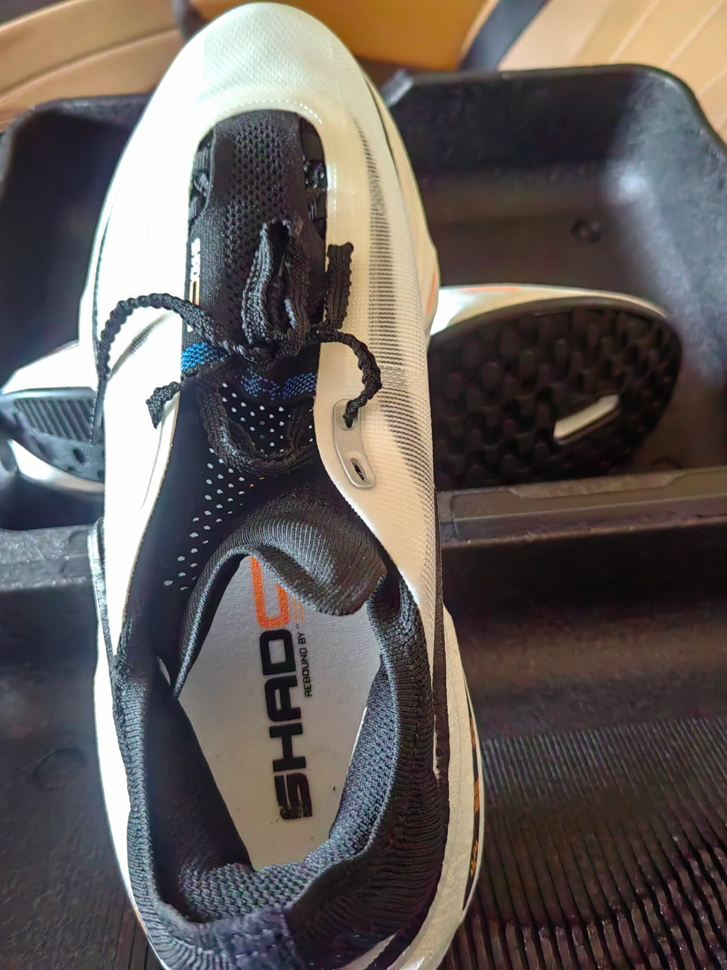 custom review-Лайнер Shadow 3,0 Low Top CloudTec Бег на длинные дистанции Спринт Беговые кроссовки Унисекс Черный Белый