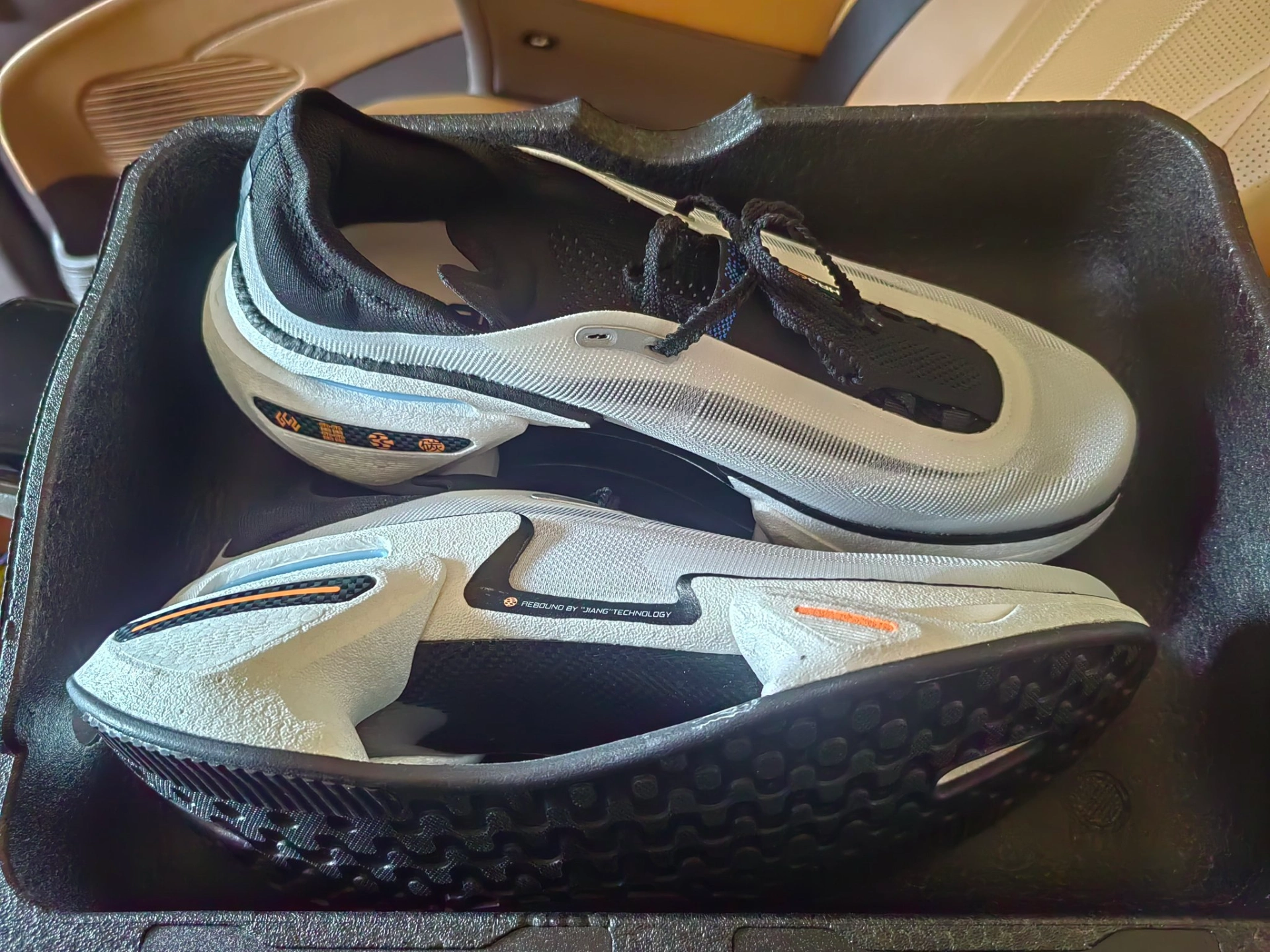 custom review-Лайнер Shadow 3,0 Low Top CloudTec Бег на длинные дистанции Спринт Беговые кроссовки Унисекс Черный Белый