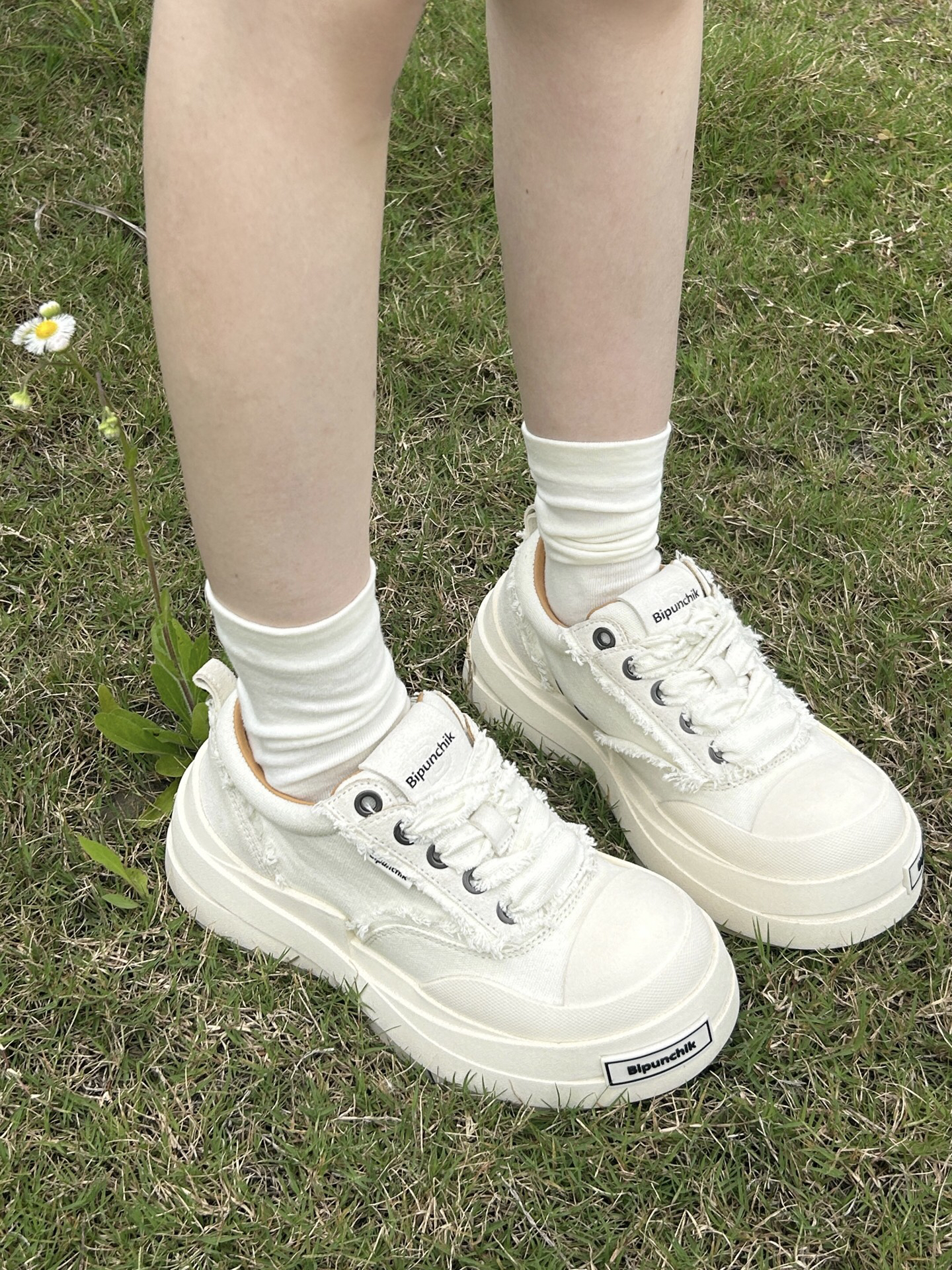 白色鞋子推荐 #白色百搭 #可盐可甜宝藏小白鞋 #适合学生党的宝藏