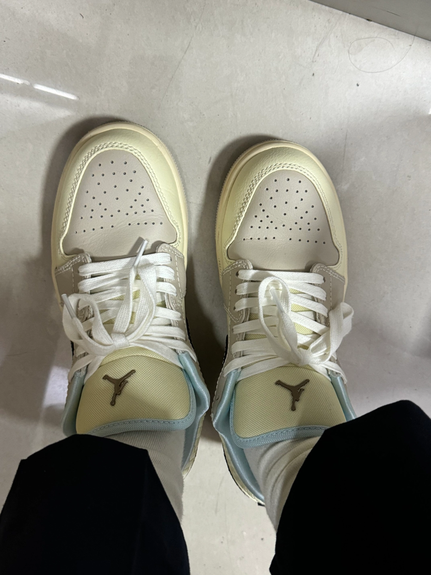 custom review-Jordan Air Jordan 1 Устойчивые к истиранию Низкие Топы Винтажные Баскетбольные Кроссовки Женские Бежево-Коричневые