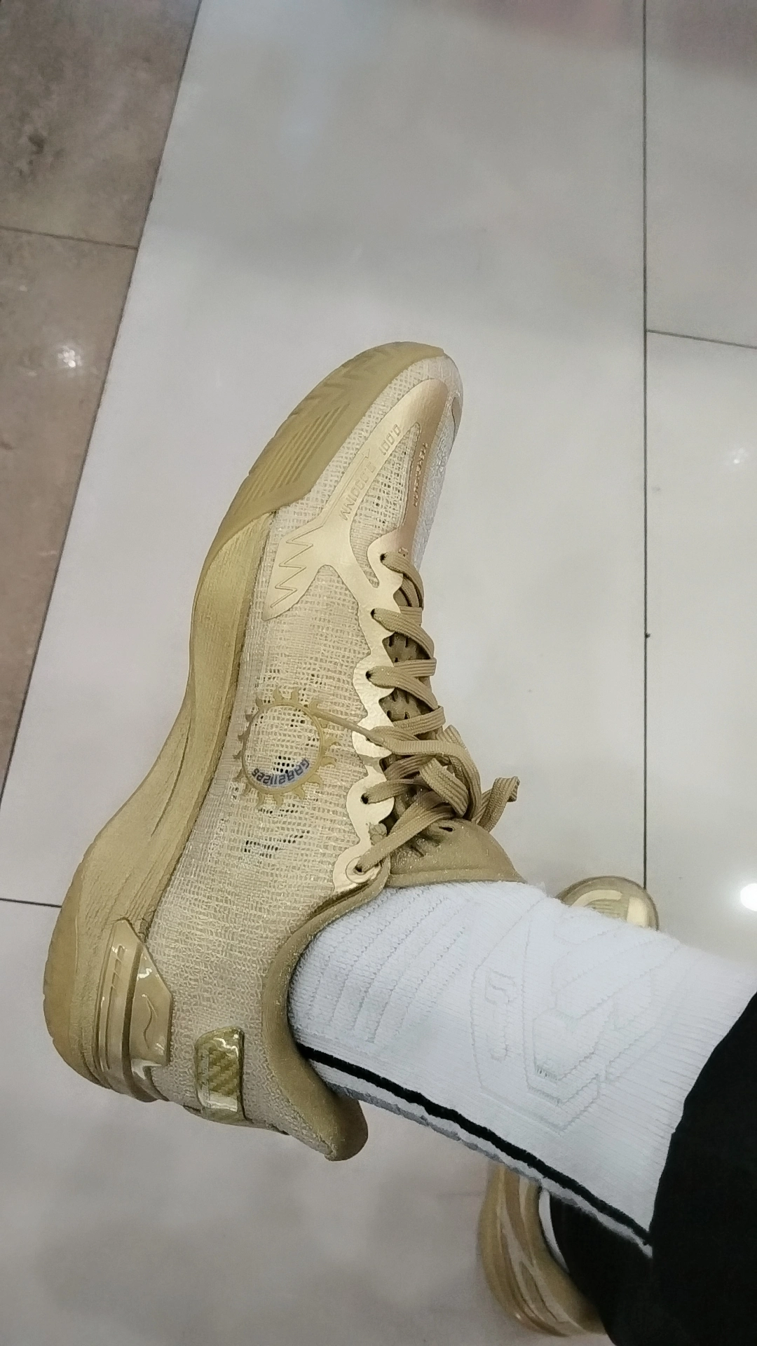 custom review-LINING Gamma Basketball Shoes Men's Low Top Gold