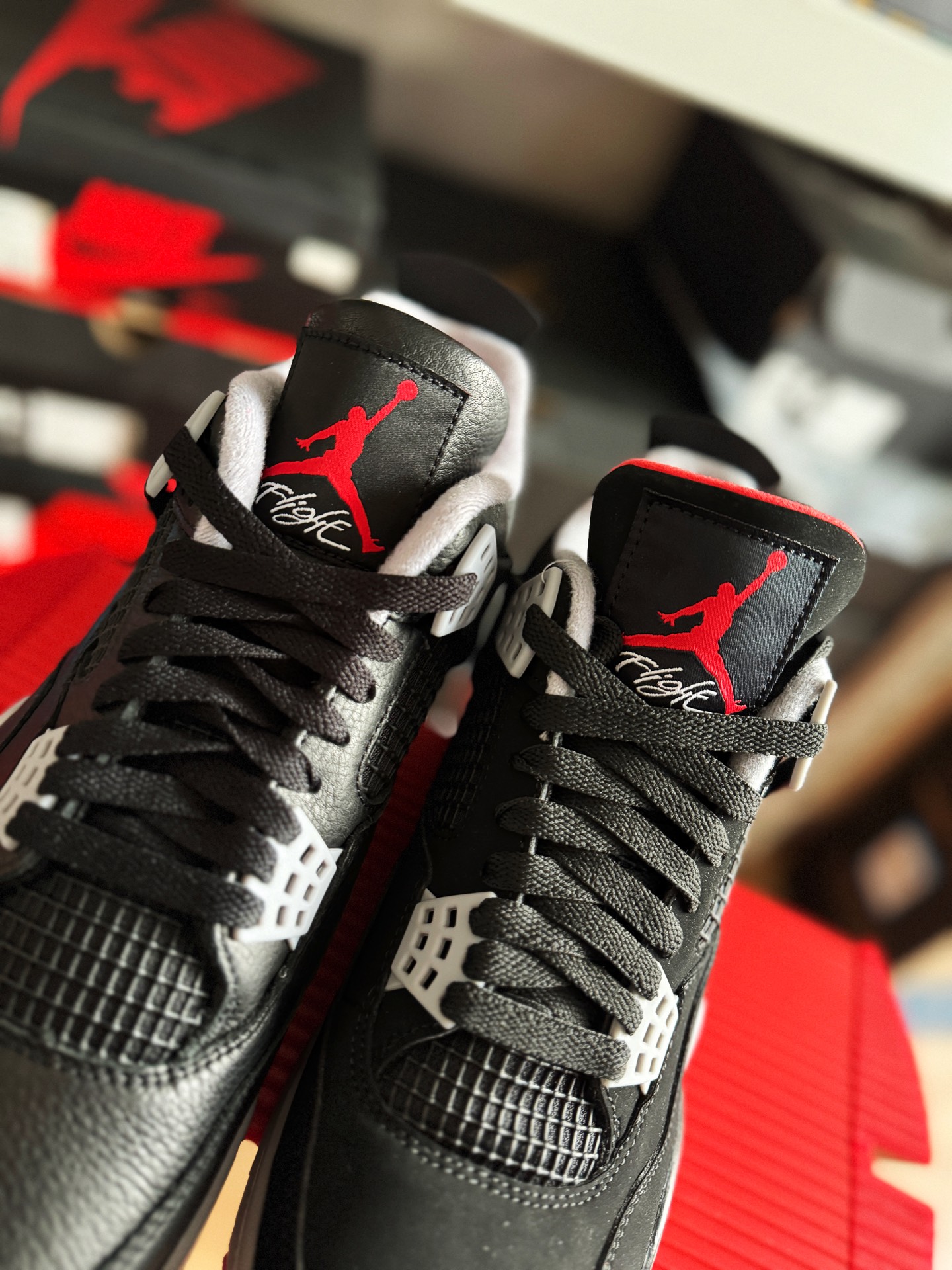 aj4"bred"黑红怎么选?你应该比我更心中有数!