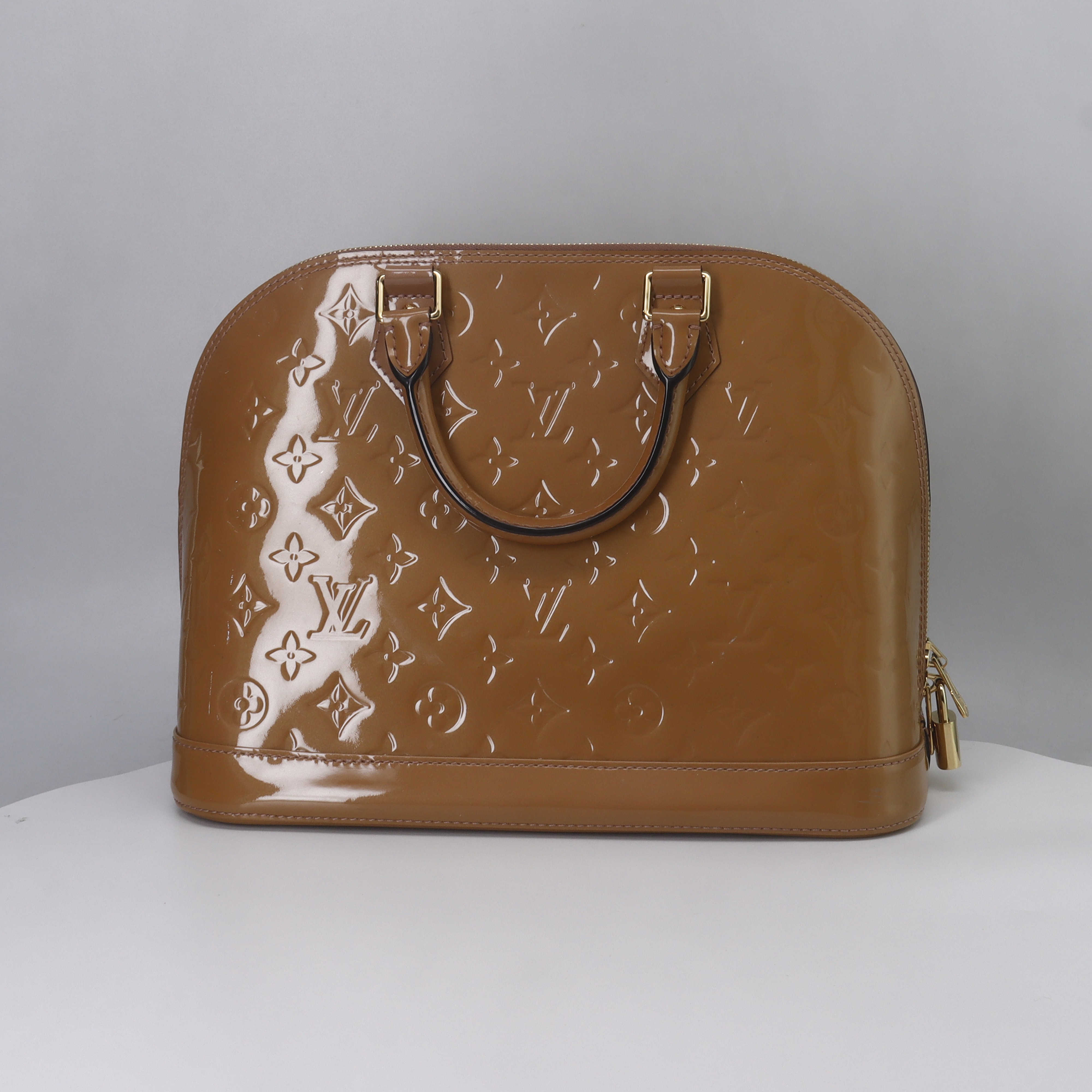 louis vuitton 路易威登 漆皮alma贝壳包 手提包 奶茶色 女包