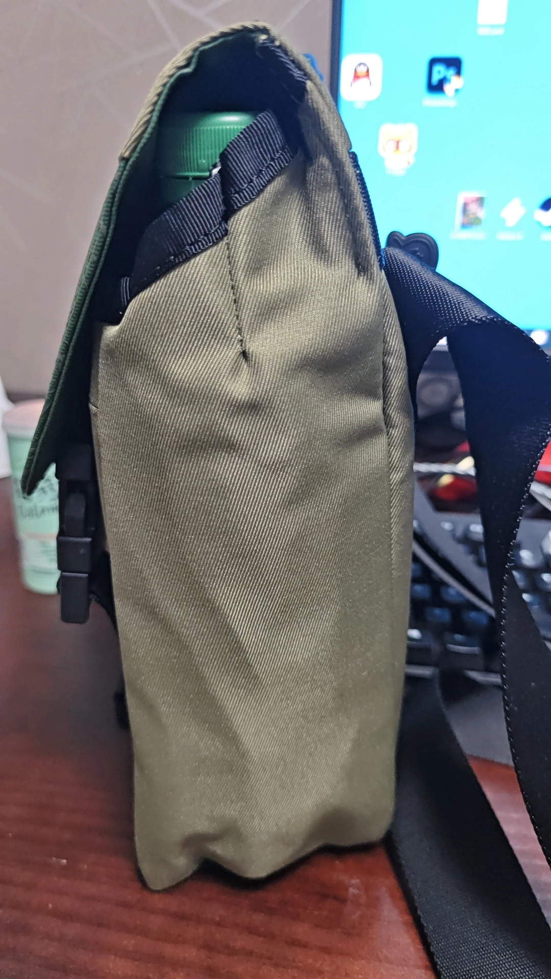 custom review-Tomtoc Сумка через плечо для курьера из полиэстера средняя унисекс цвет обсидиановый черный