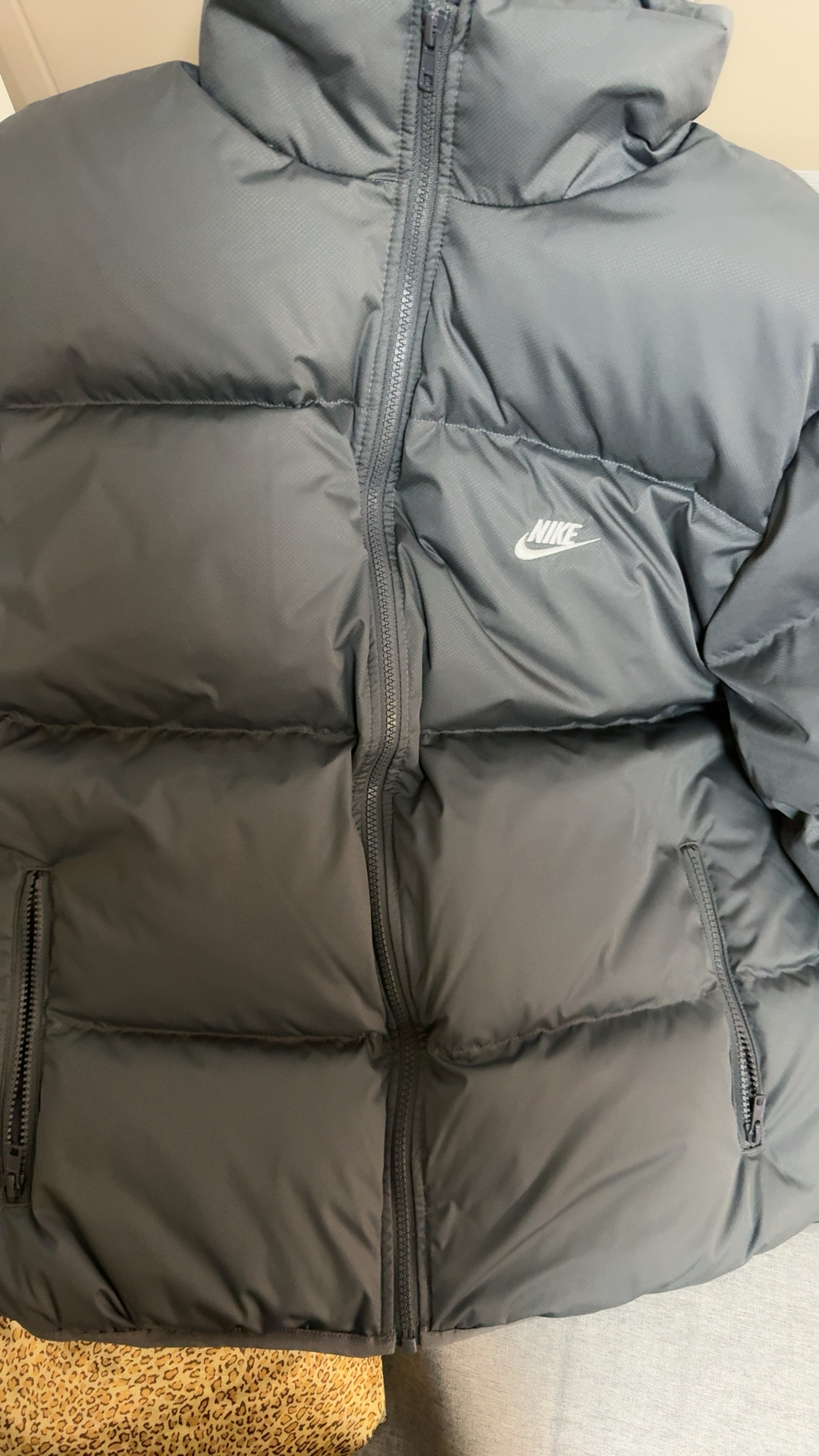 custom review-nike ClubTherma Thermal Down Jacket Men Iron Gray White nike ClubTherma Терапия Пуховик Мужской Железо Серый Белый