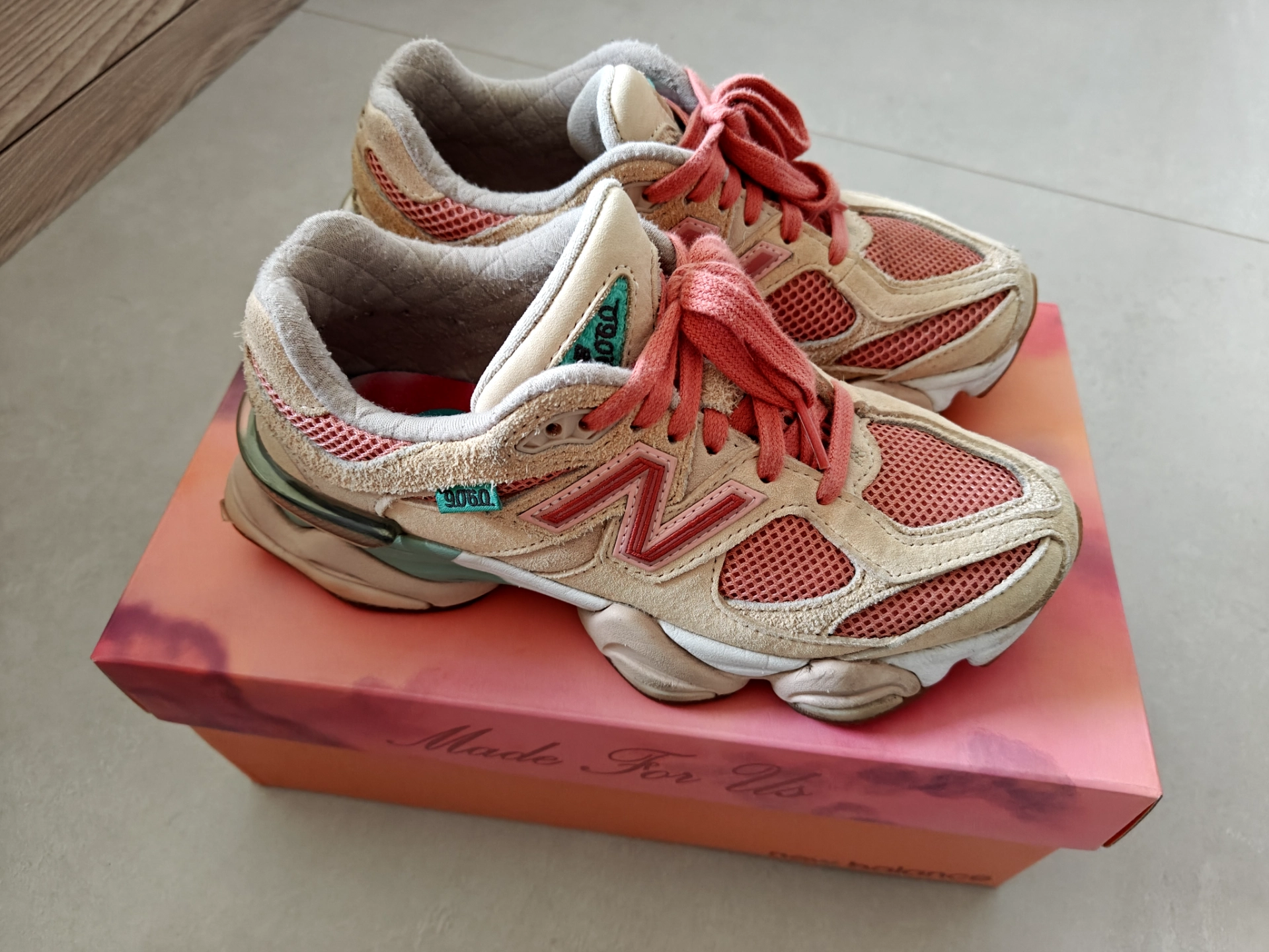 custom review-JOE FRESHGOODS x New Balance NB 9060 Устойчивый к истиранию Дышащий Легкий Низкий Топ Повседневная Обувь Унисекс Бежевый Розовый
