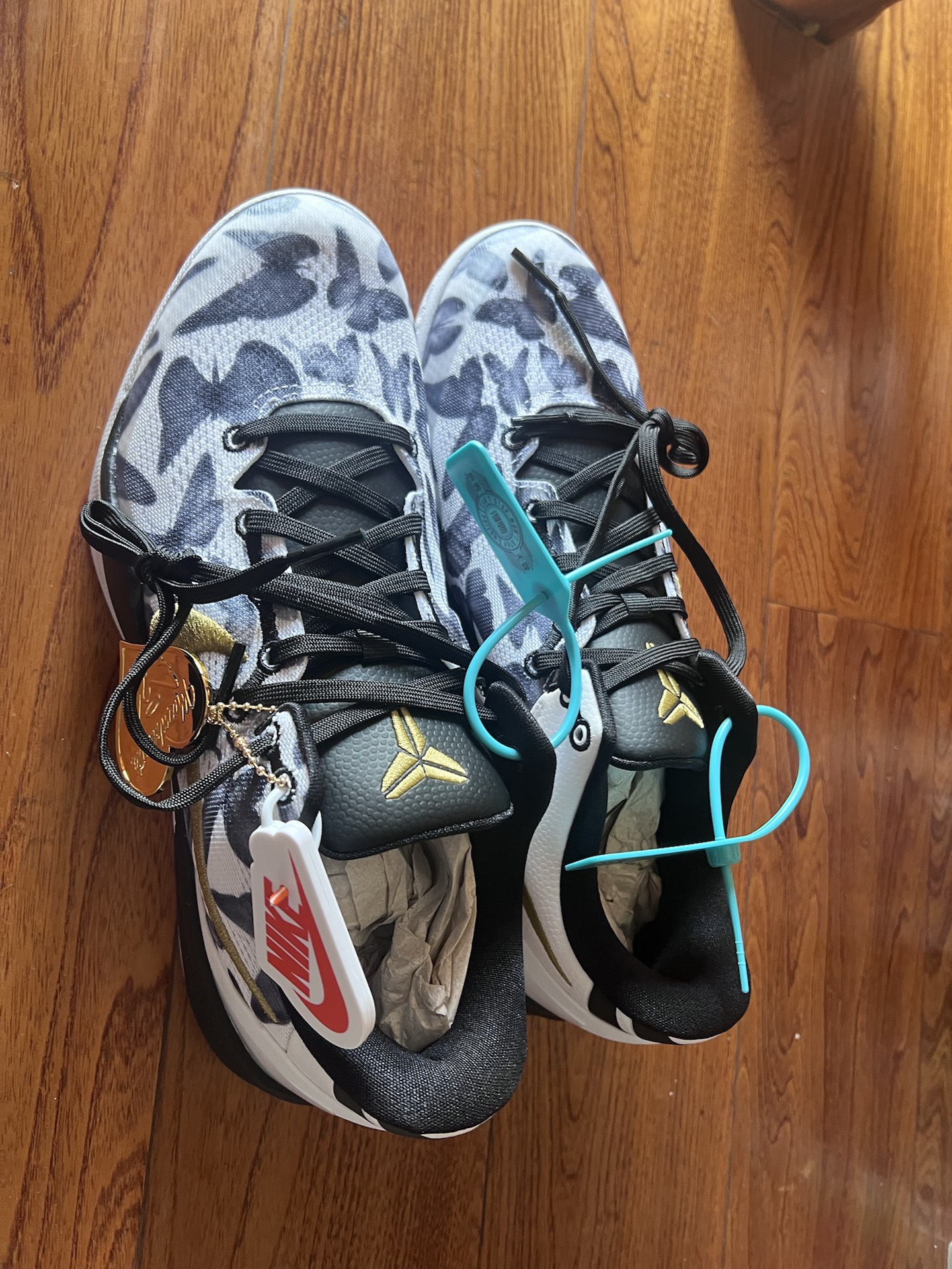 custom review-Nike Kobe 8 Low Топ Баскетбольные Кроссовки Унисекс Белый Золото Черный