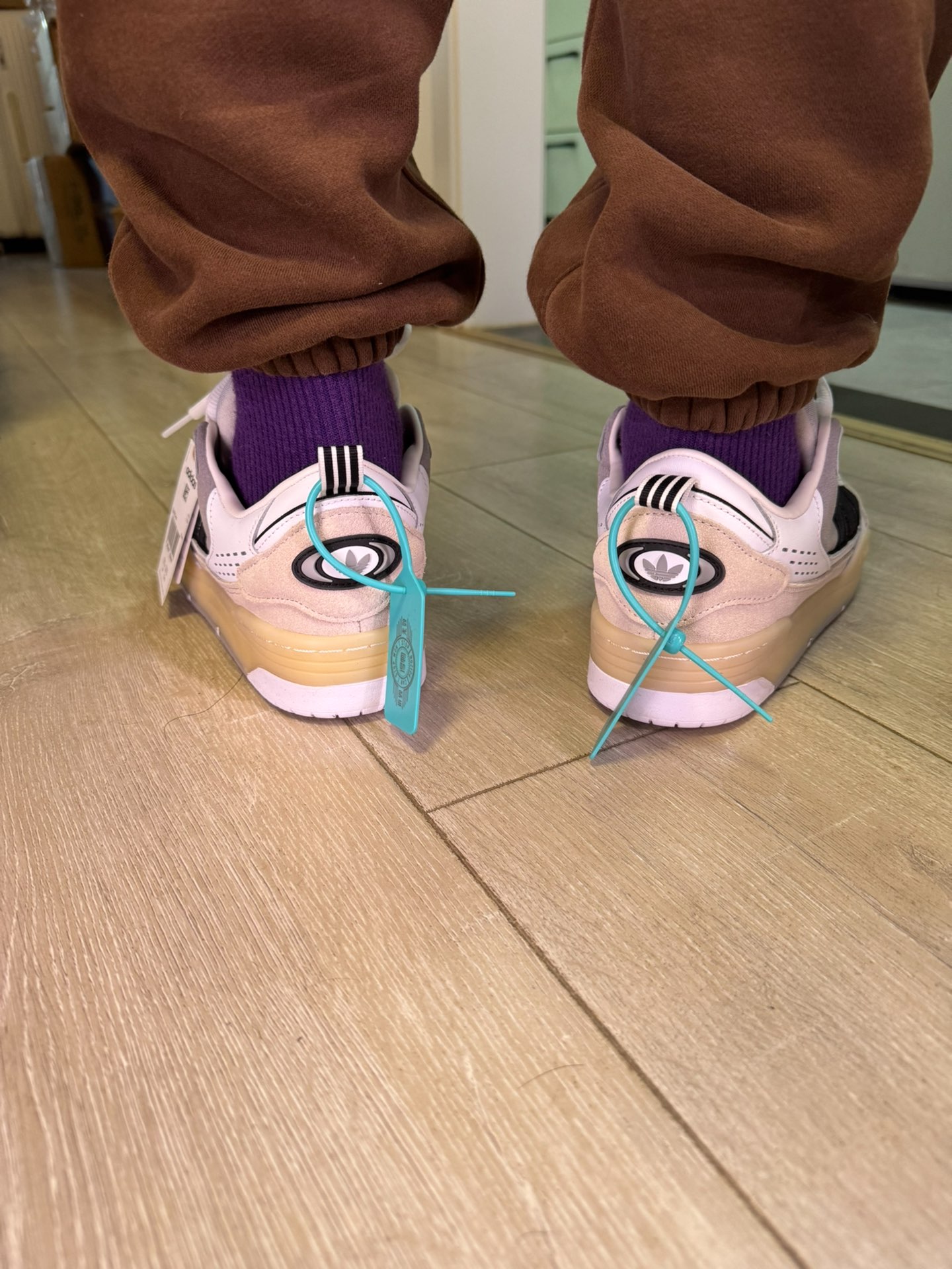 custom review-Adidas Originals Adi2000 Slip-resistant Abrasion-resistant Low Top Skateboard Shoes Unisex White Black Gray Adidas Originals Adi2000 Противоскользящие Устойчивые к истиранию Низкие Кеды Скейтборд Унисекс Белый Черный Серый