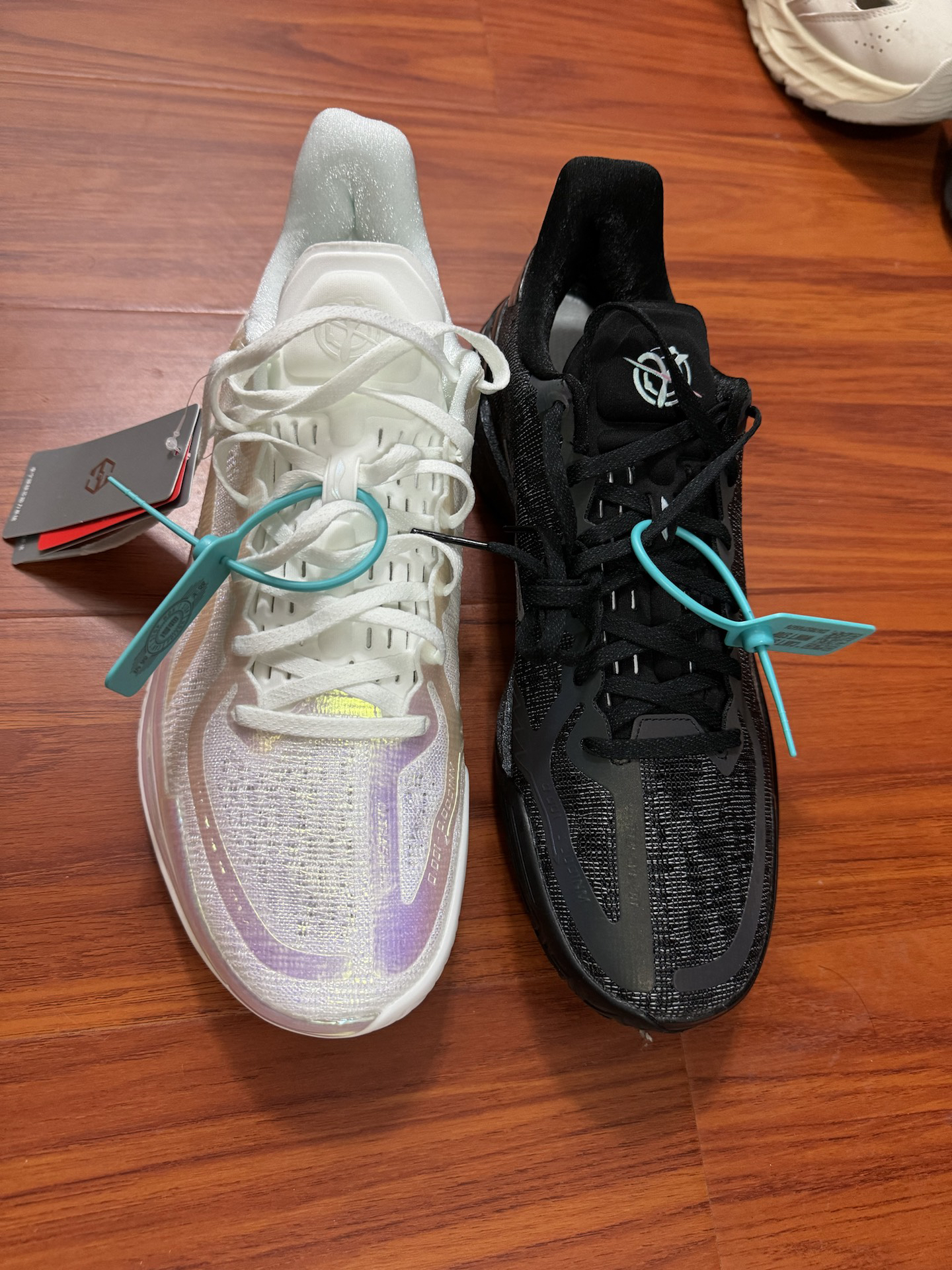 李宁伽马45码,黑白鸳鸯