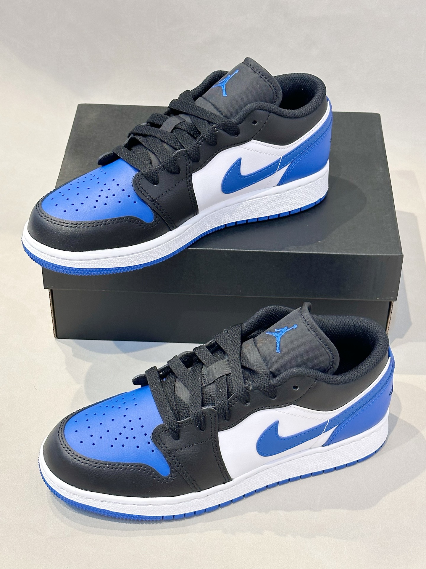 nike air jordan 1 low防滑耐磨低帮复古篮球鞋
鞋子材质是优质皮革
