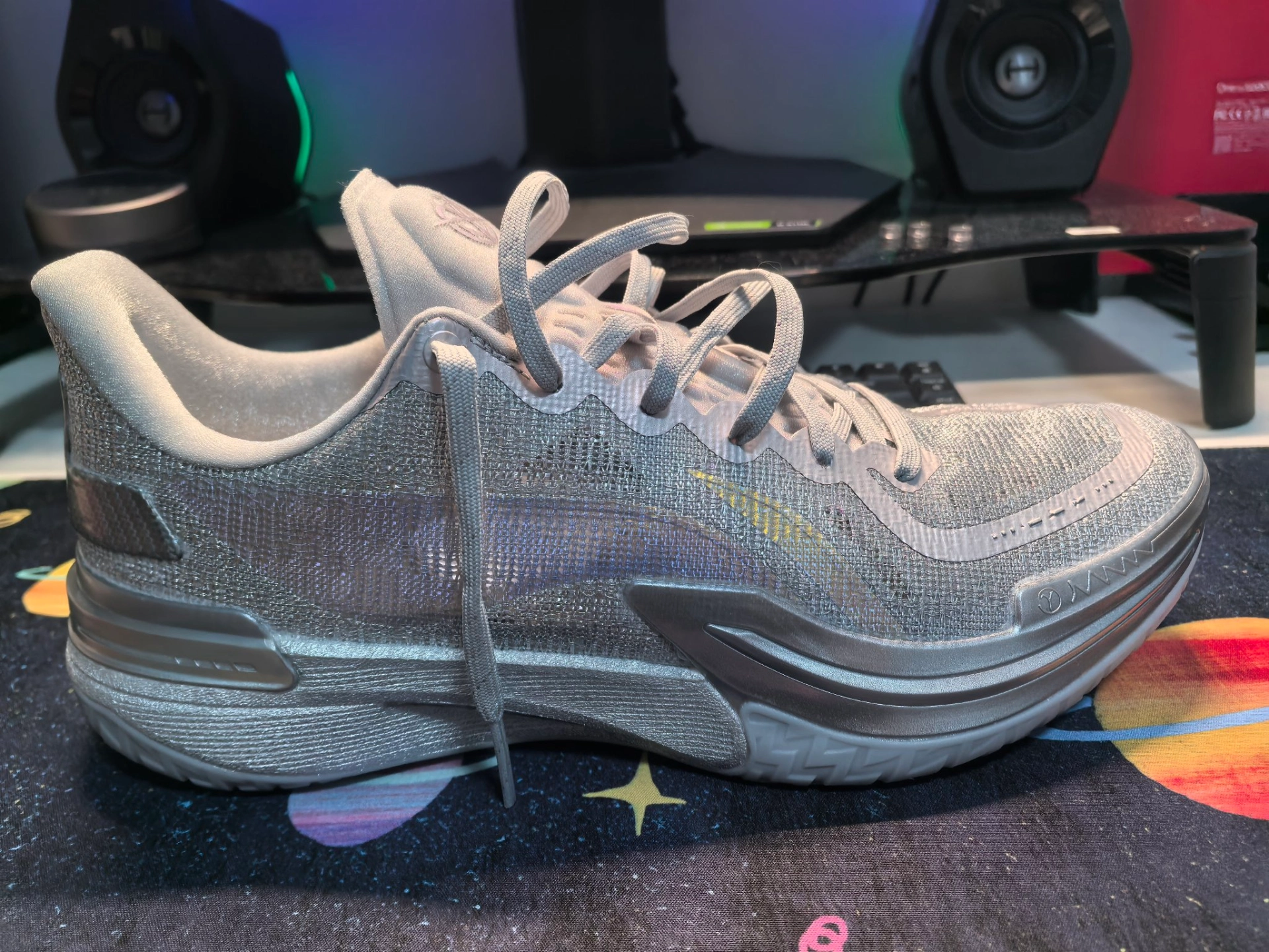custom review-LINING Gamma Basketball Shoes Men Low Top Silver