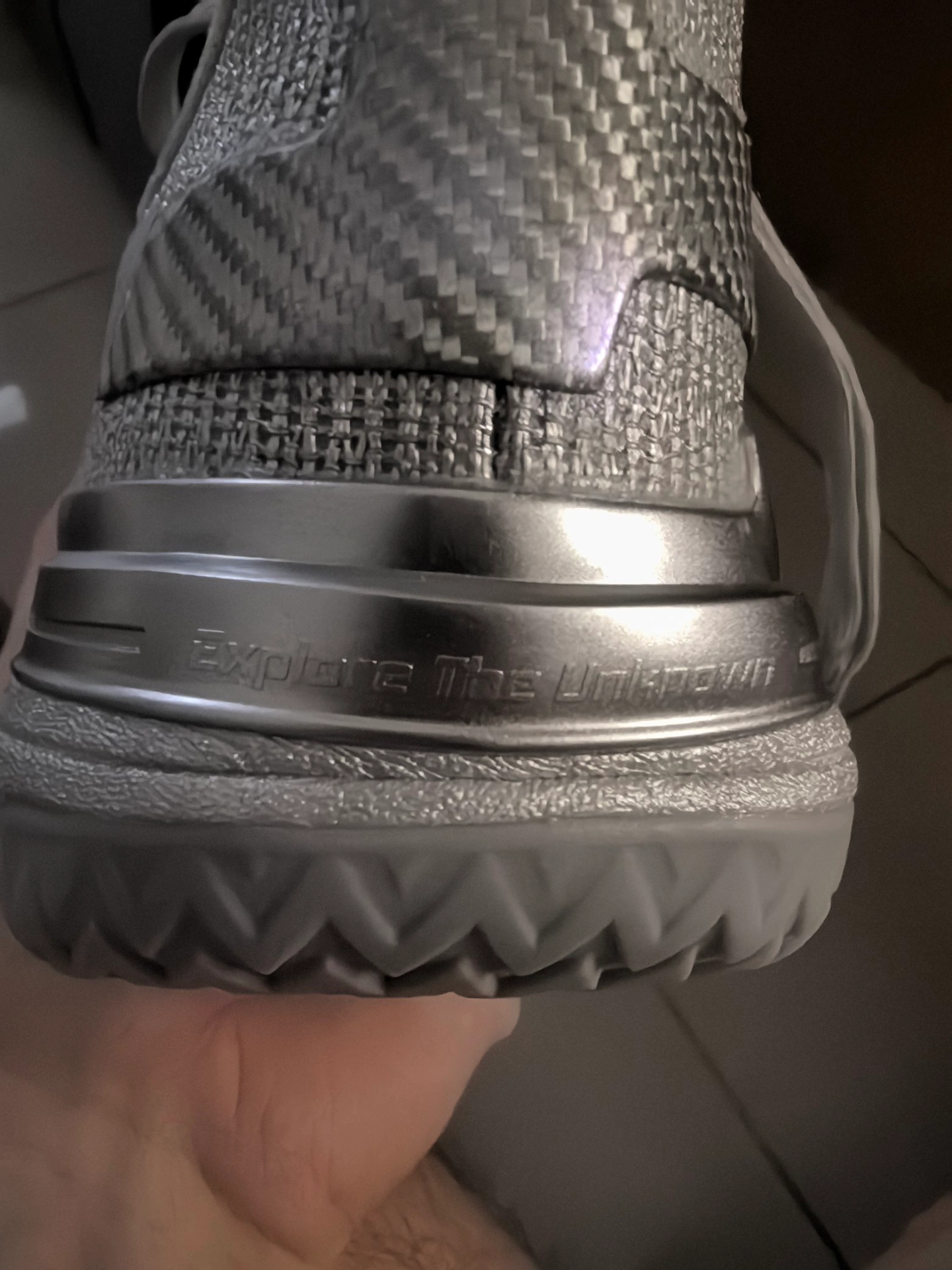 custom review-LINING Gamma Basketball Shoes Men Low Top Silver