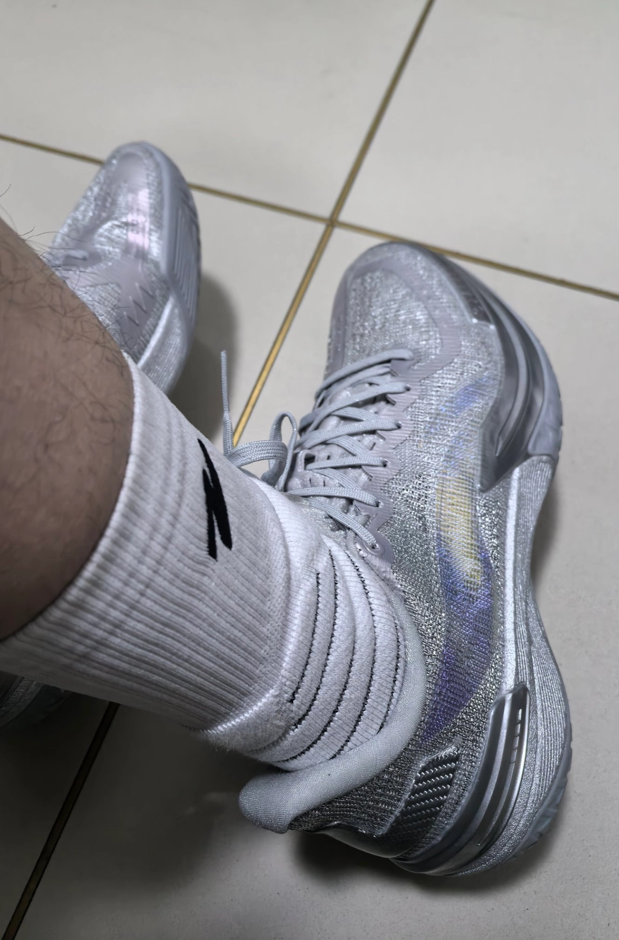 custom review-LINING Gamma Basketball Shoes Men Low Top Silver