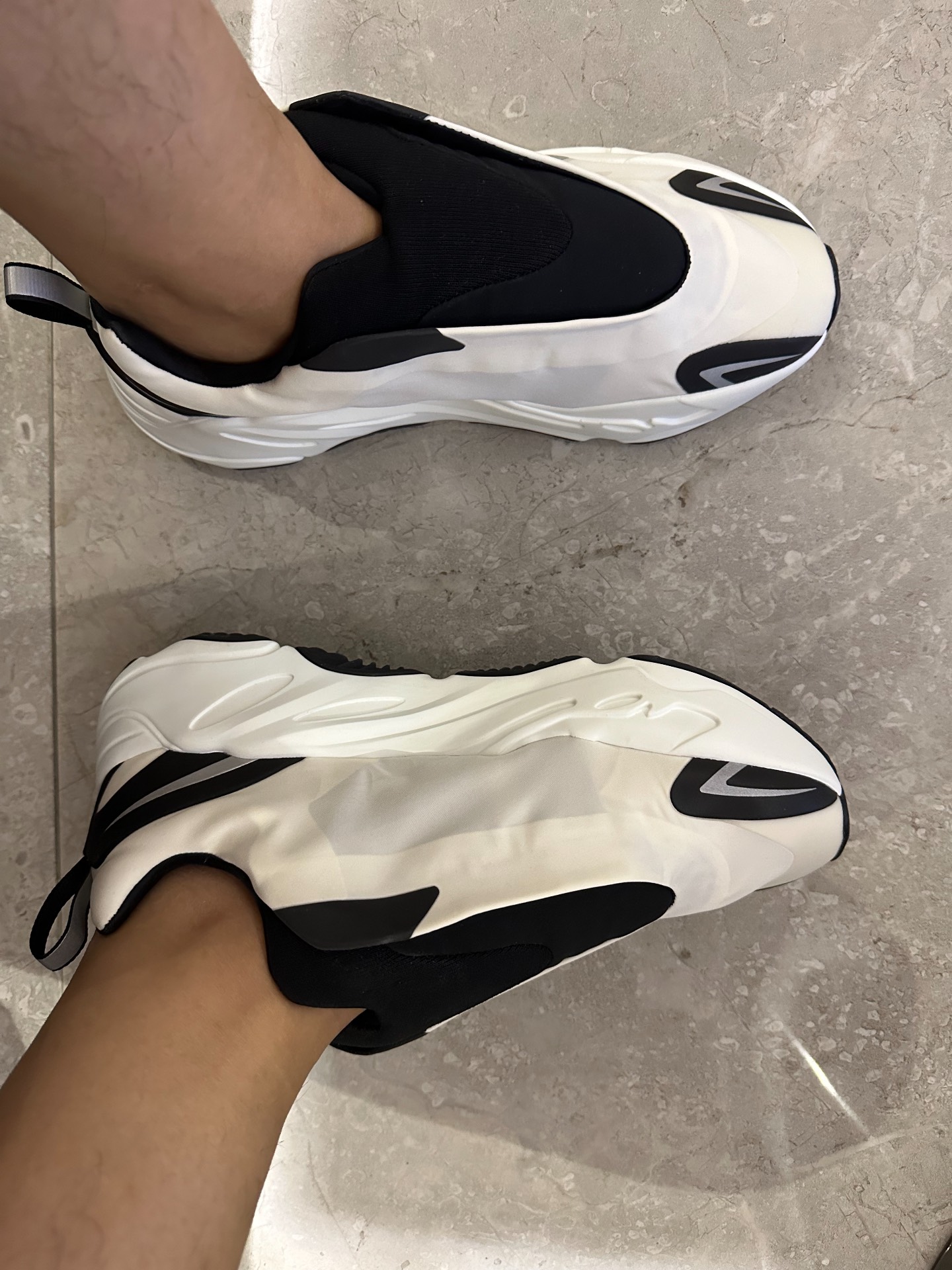 custom review-Adidas Originals Yeezy Boost 700 MNVN Slip-resistant Low Top Footwear Cushioned Shoes Unisex Lace-up Не включено