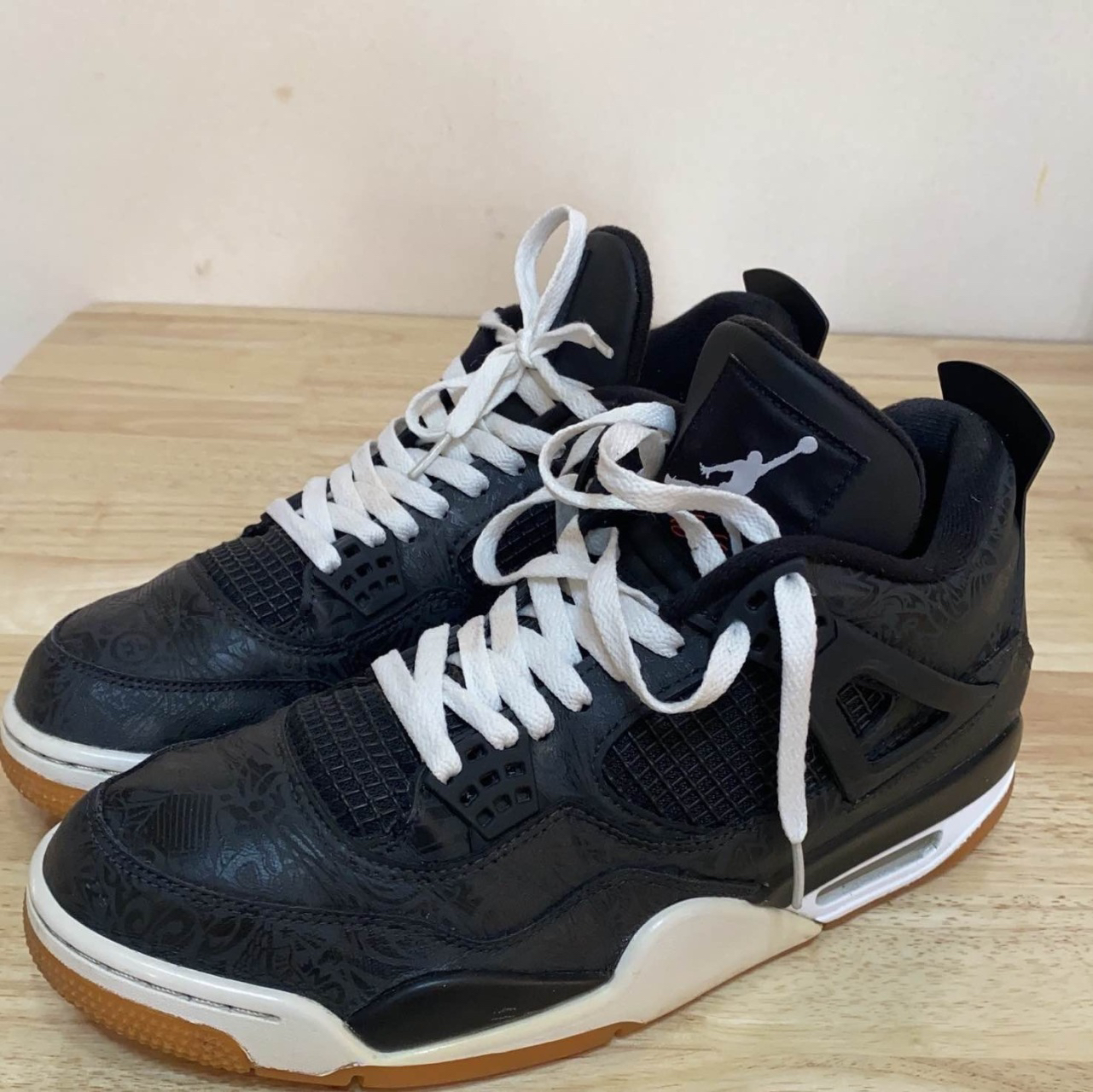 aj4黑镭射 45码