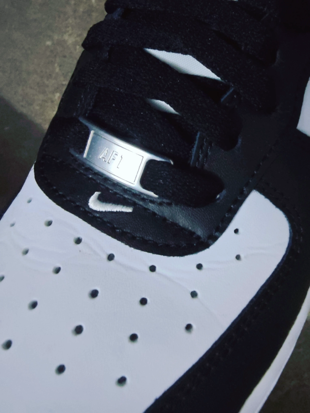 custom review-Nike Air Force 1 Low '07 White Swoosh Panda