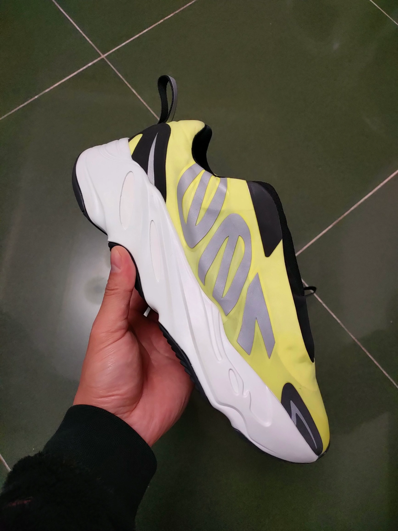 custom review-Adidas Originals Yeezy Boost 700 MNVN Slip-resistant Low Top Footwear Cushioned Shoes Unisex Lace-up Не включено