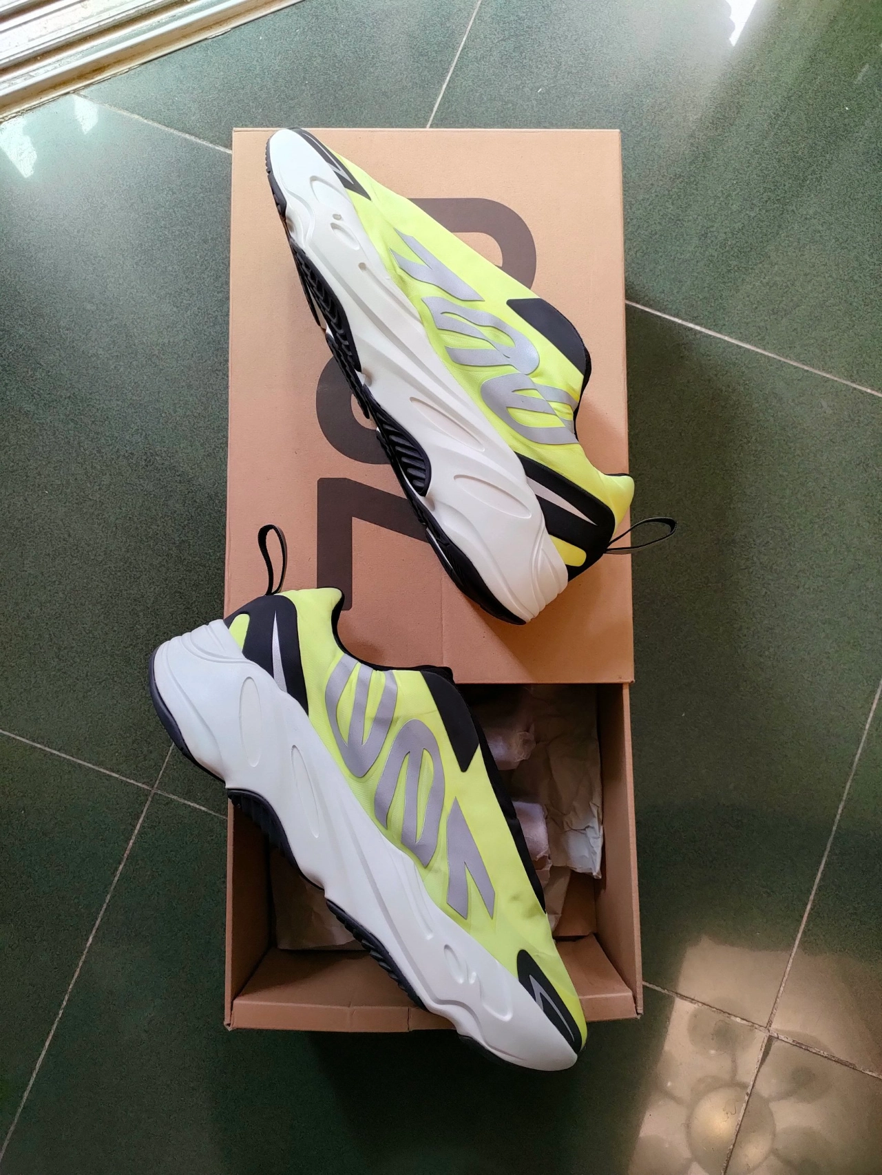 custom review-Adidas Originals Yeezy Boost 700 MNVN Slip-resistant Low Top Footwear Cushioned Shoes Unisex Lace-up Не включено