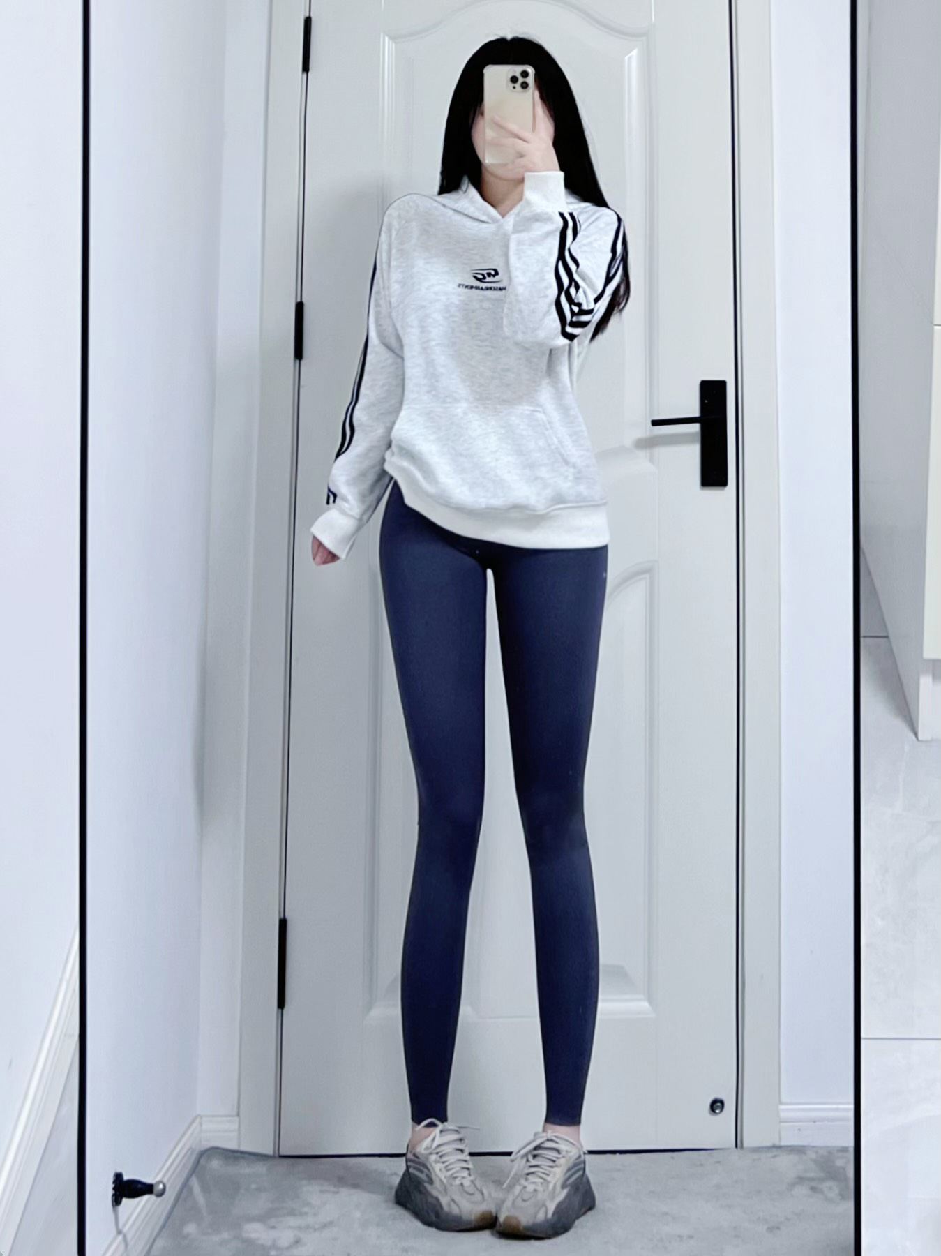 卫衣➕瑜伽裤 健身小女孩今日穿搭分享