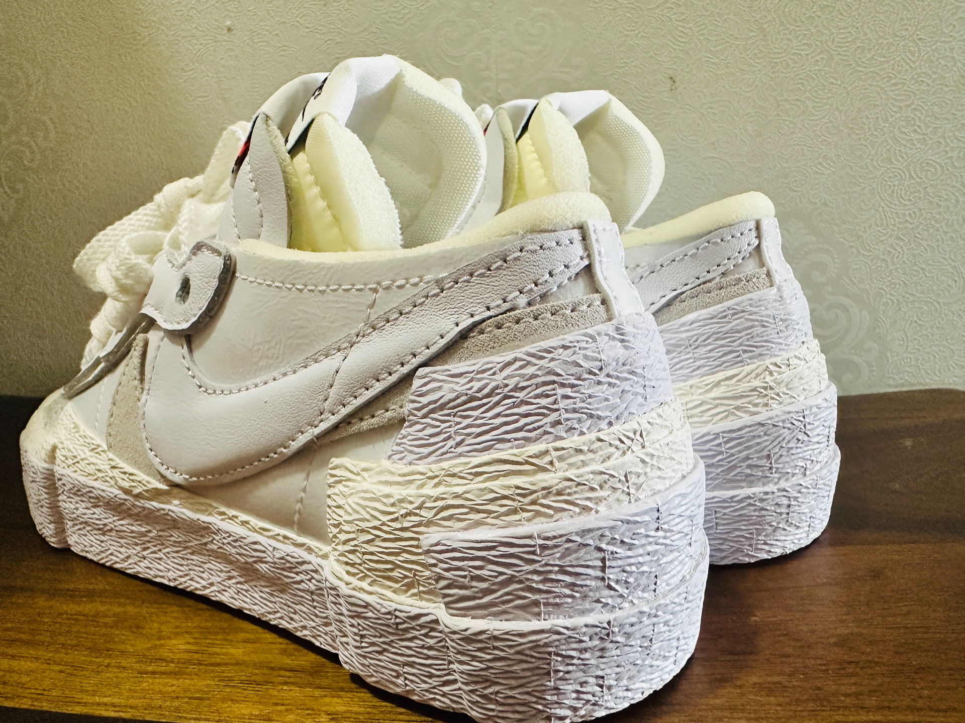 custom review-Sacai x Nike Blazer 'Белый Лакированная кожа' Низкие Кроссовки для скейтбординга Унисекс Белый