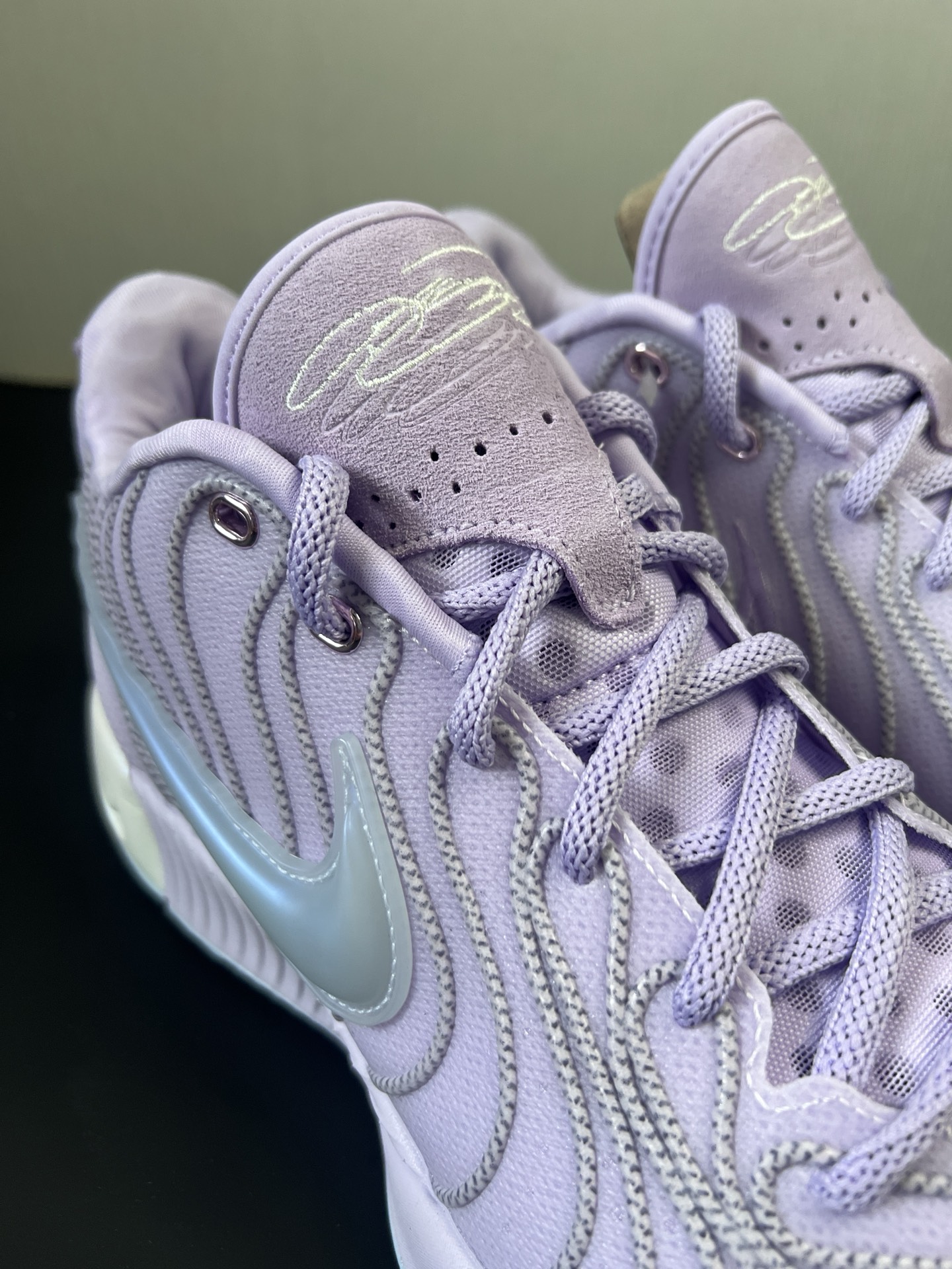 custom review-Nike LeBron 21 Ep Easter Solid Outsole