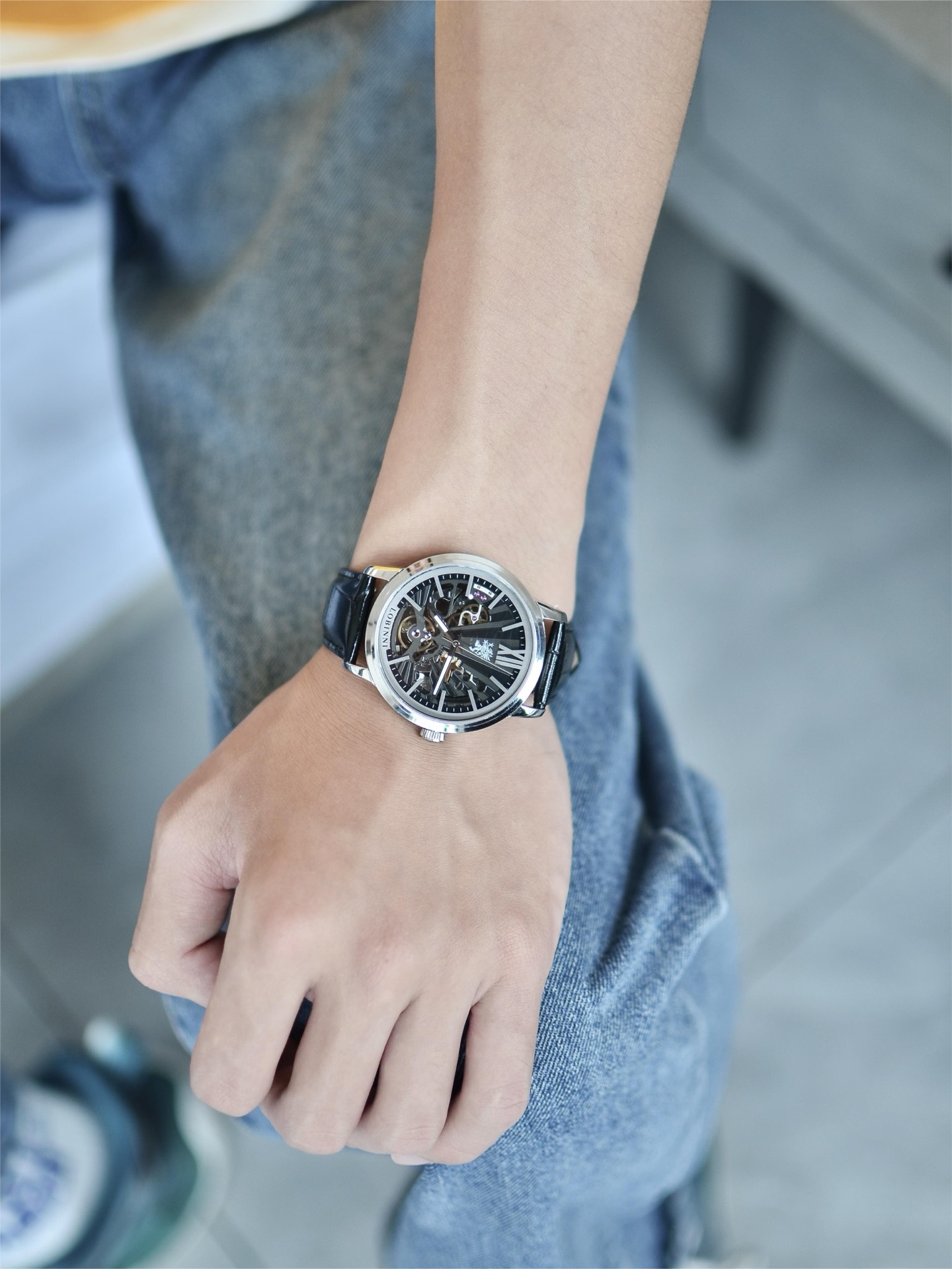 镂空机械表新年送礼首选罗宾尼