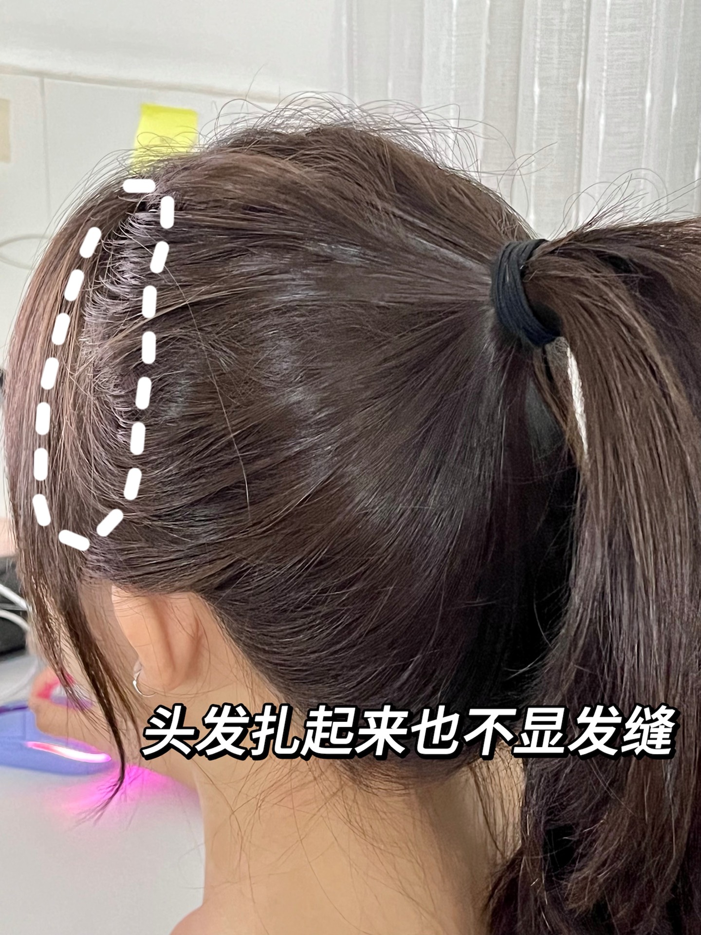 夏天一热我就不想披头散发了
头发搭在肩上真的很热