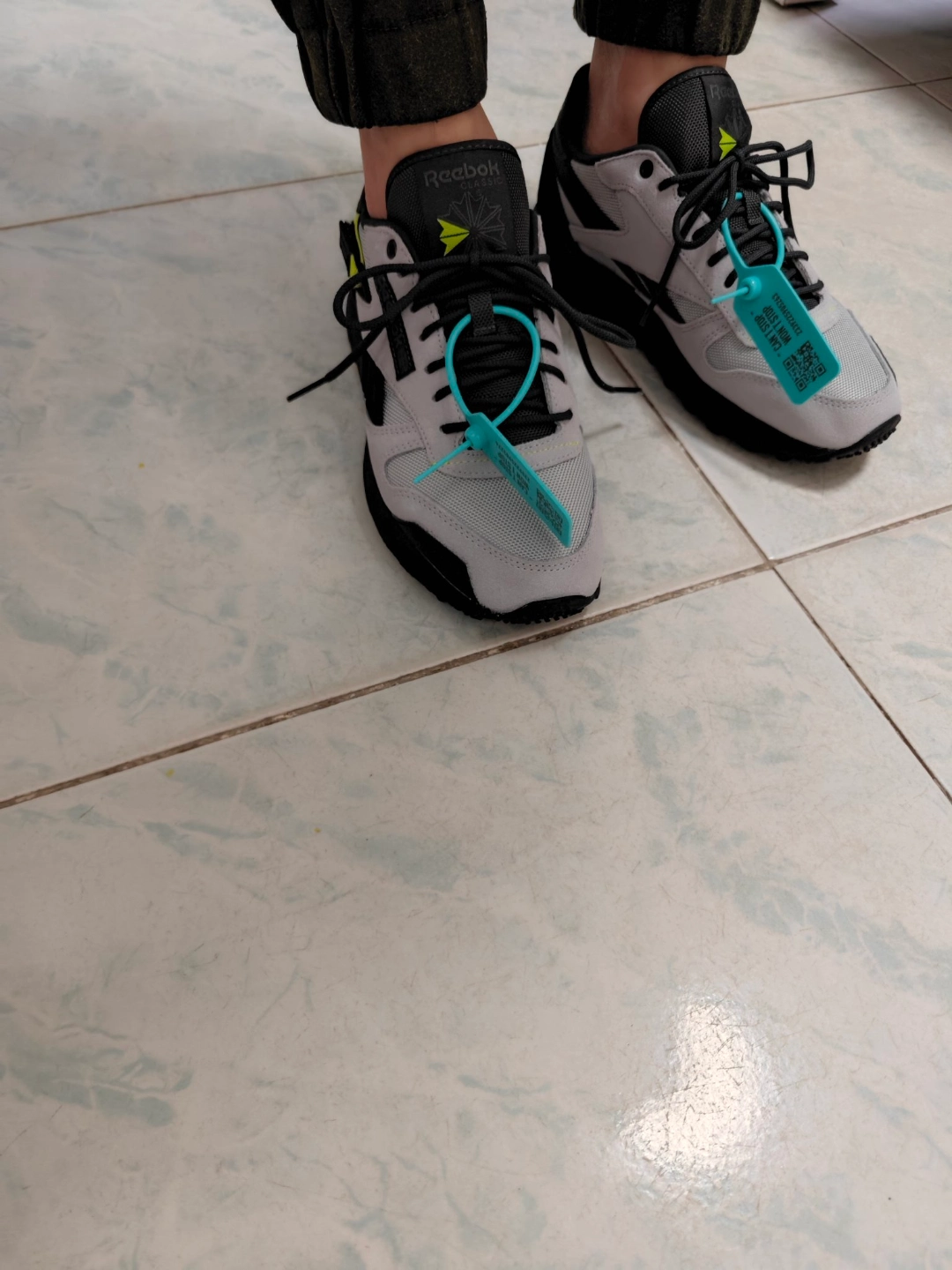 custom review-Reebok совместный низкий топ беговые кроссовки унисекс серый черный