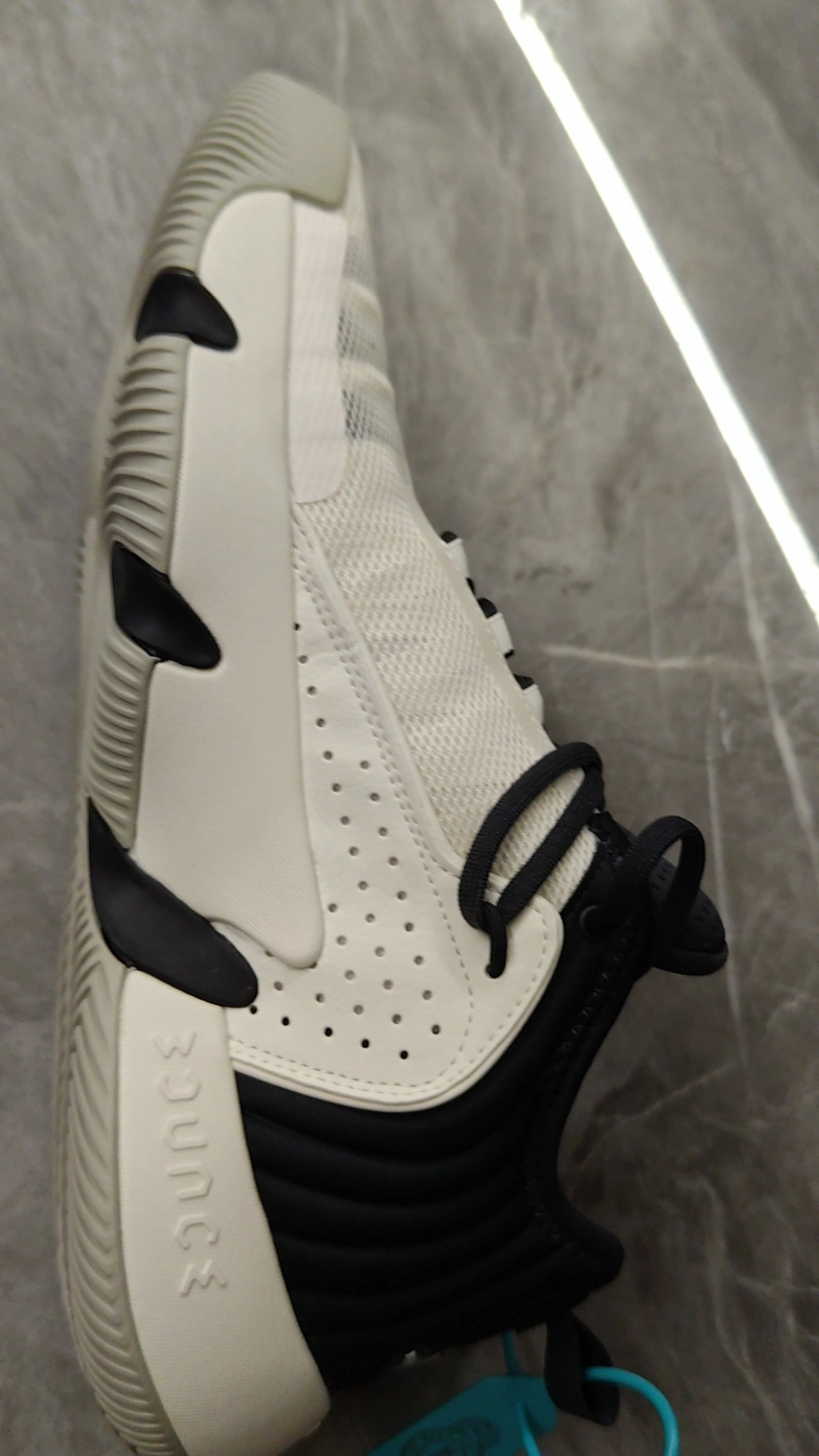 custom review-Adidas Trae Unlimited Низкий Топ Баскетбольные Кроссовки Мужские Белые Черные