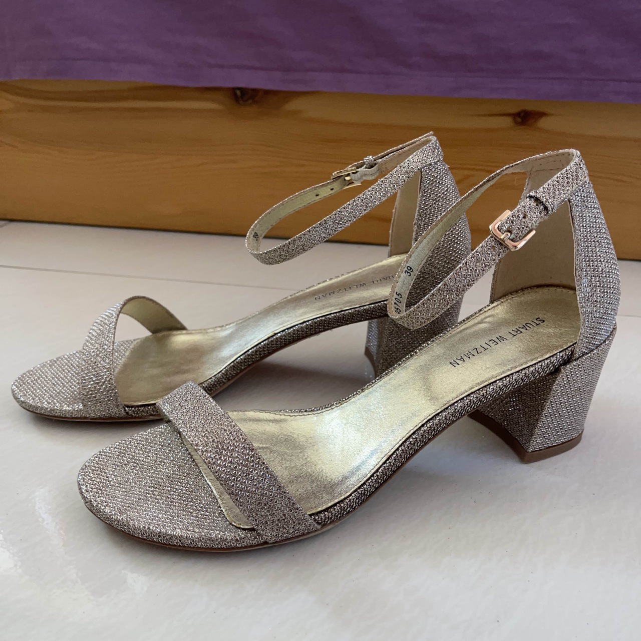 sw 经典款 不累脚丫的粗跟一字带