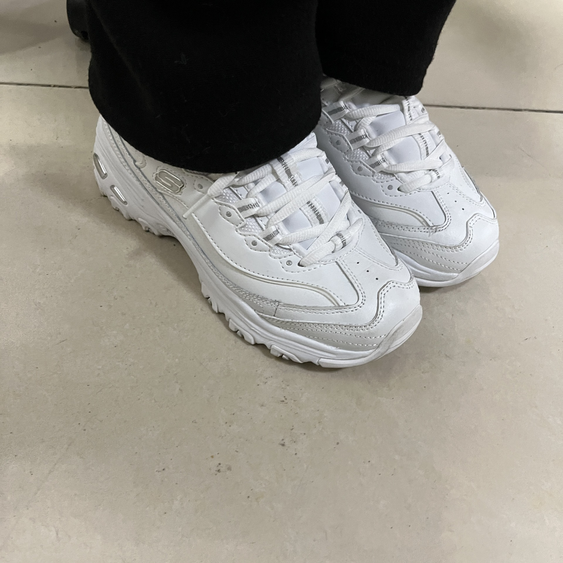custom review-Skechers D'LITES 1,0 Свежий Start Панда Обувь Толстоподошвенные кроссовки Женские Белый Серебряный