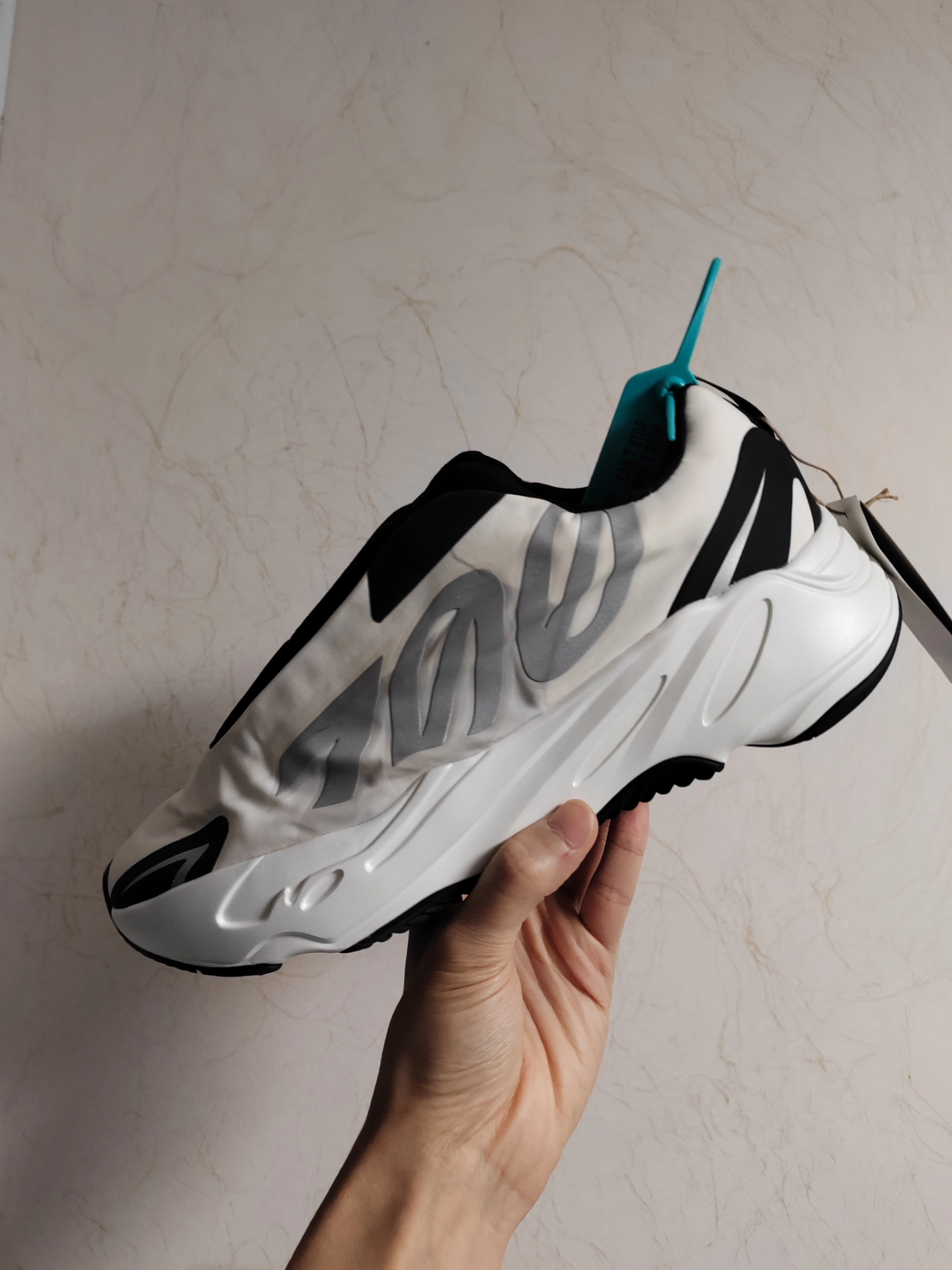 custom review-Adidas Originals Yeezy Boost 700 MNVN Slip-resistant Low Top Footwear Cushioned Shoes Unisex Lace-up Не включено