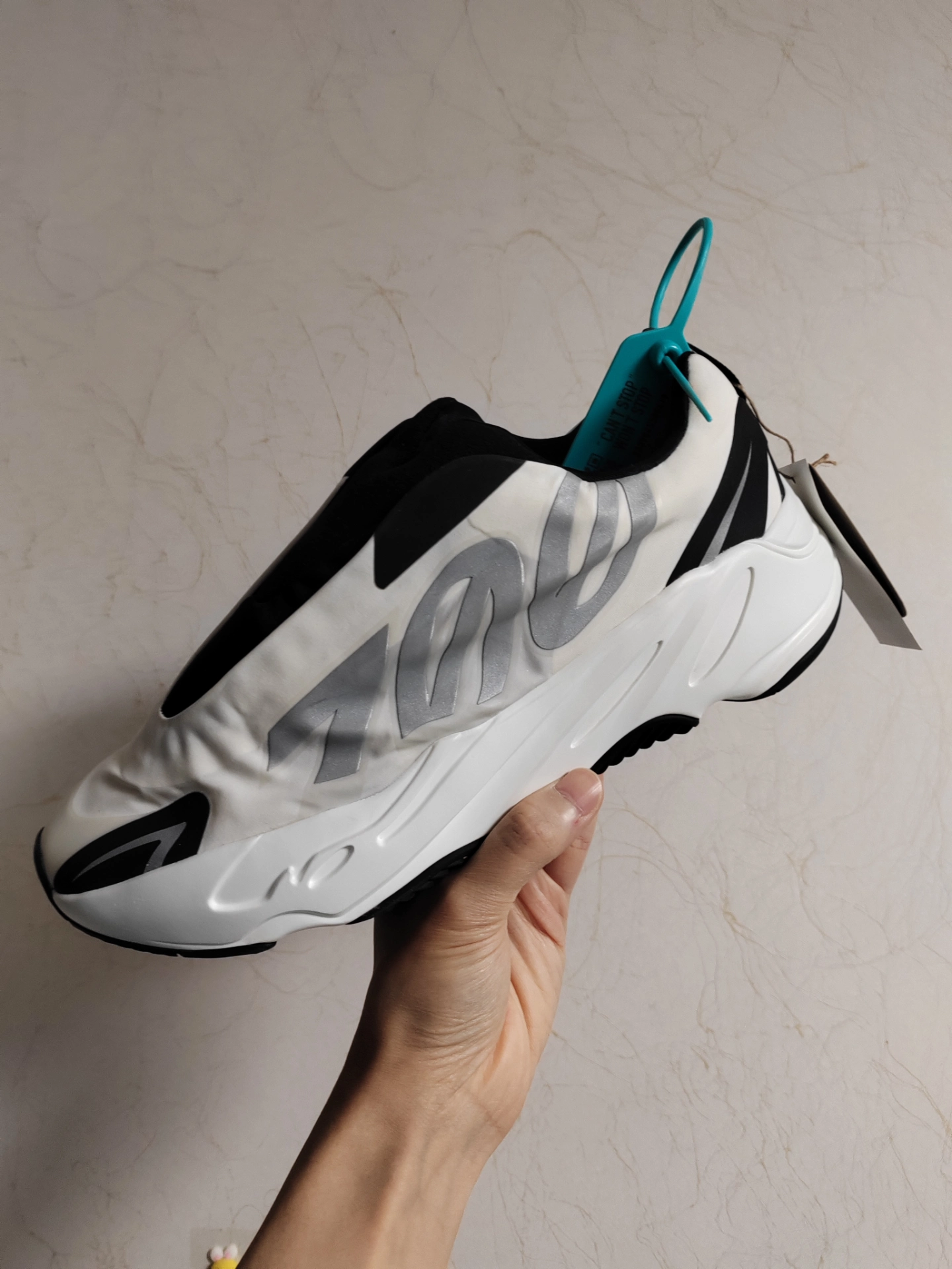 custom review-Adidas Originals Yeezy Boost 700 MNVN Slip-resistant Low Top Footwear Cushioned Shoes Unisex Lace-up Не включено