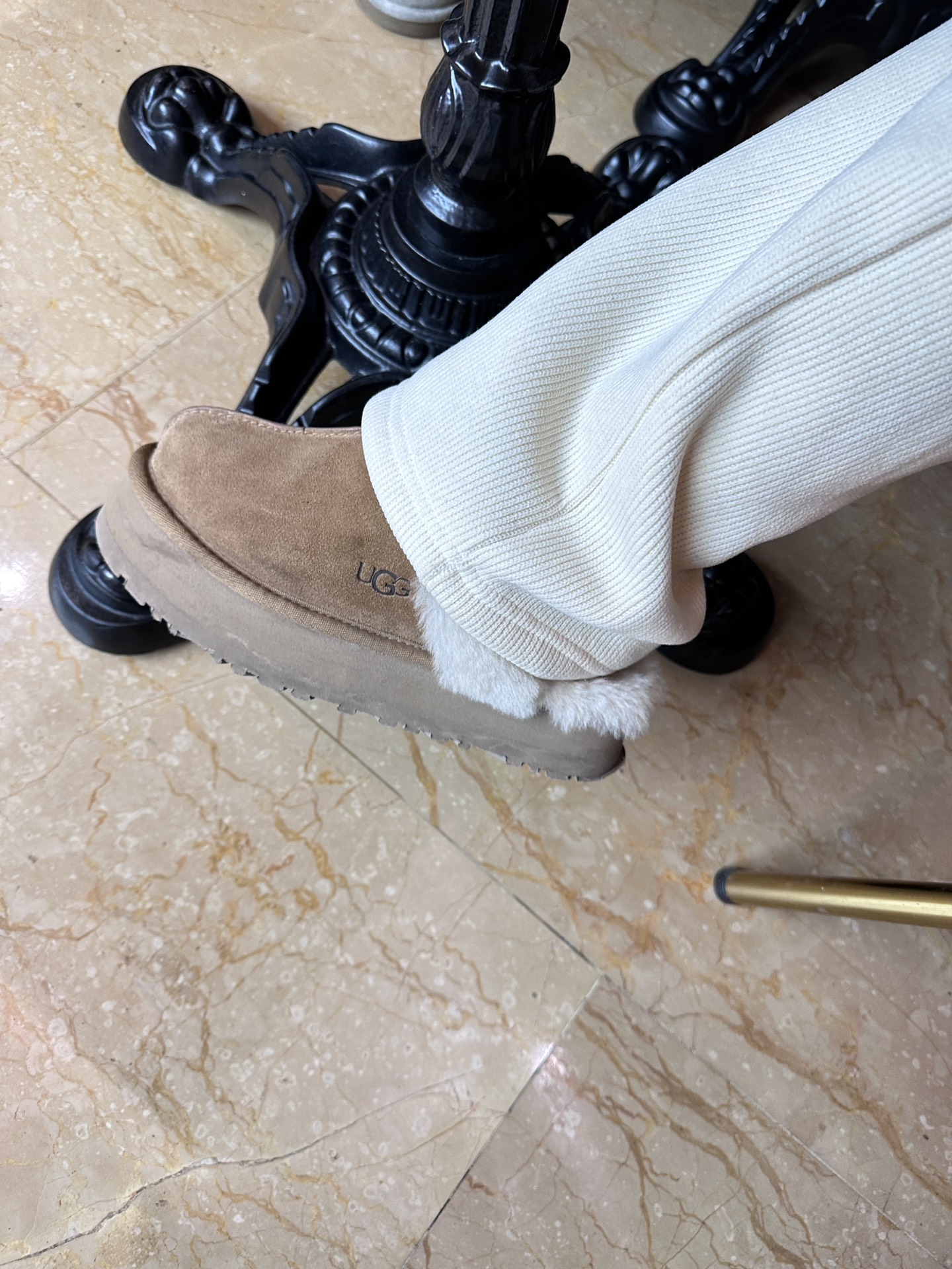 很方便很暖和ugg ugg毛毛拖鞋穿搭 入冬必备ugg雪地靴