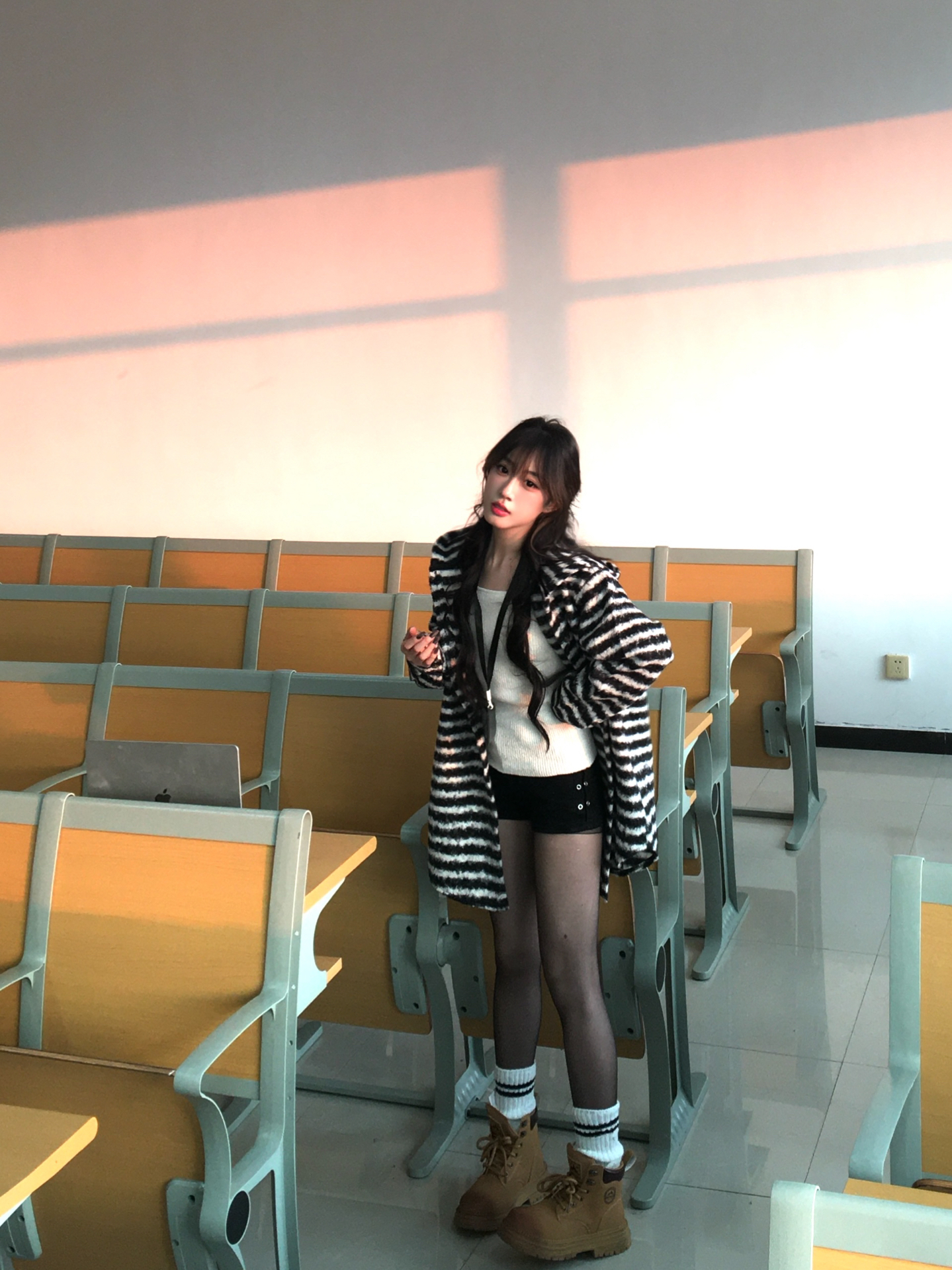 09 女高🎒开衫➕黑丝!