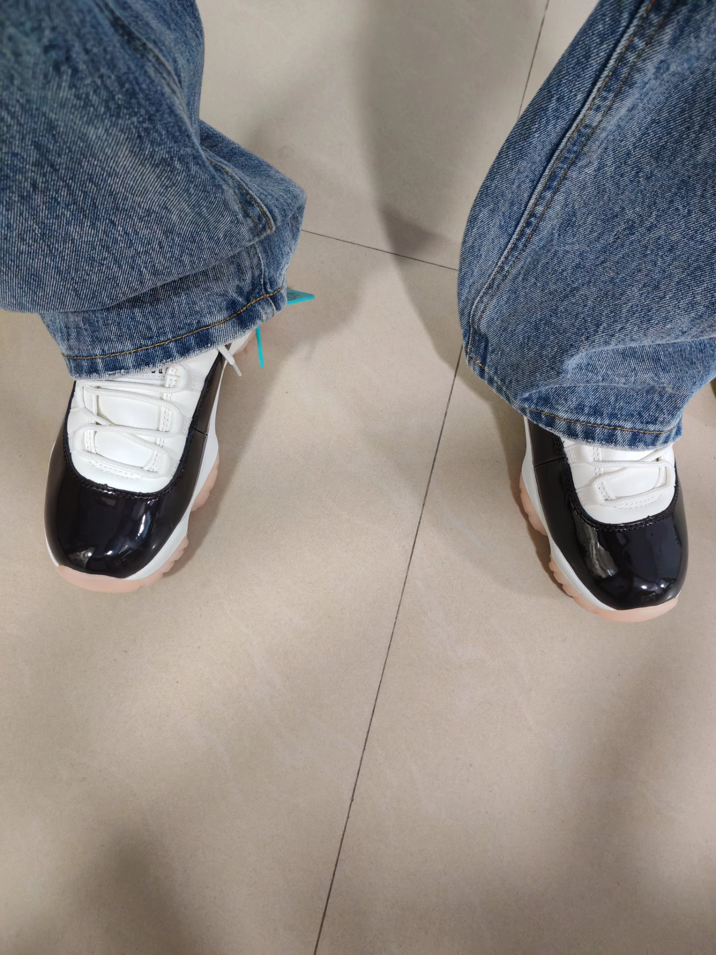 custom review-JORDAN 11 Retro Neapolitan Women's
