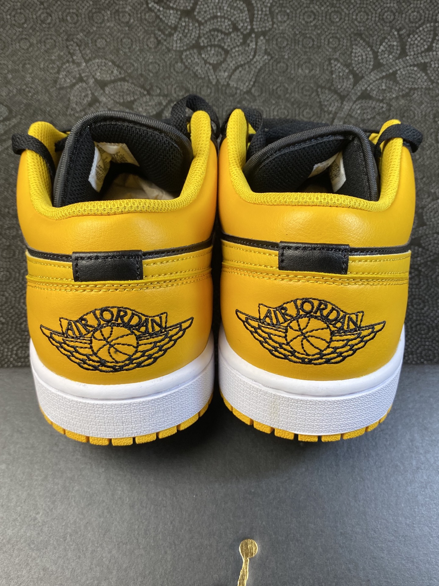 被酷酷的大黄蜂硬控30s aj1分享